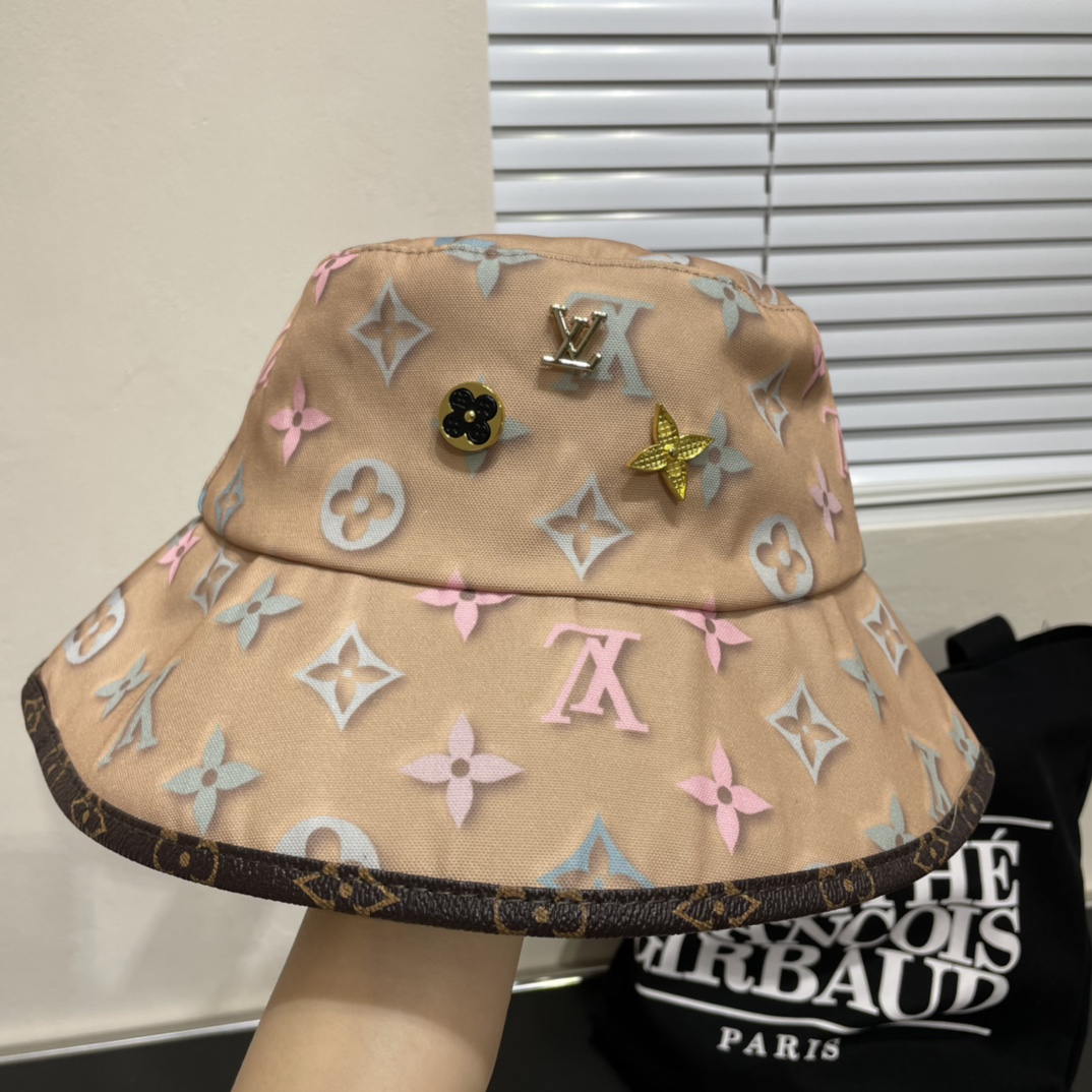 Streetwear Hat LV 329050 - vstockx