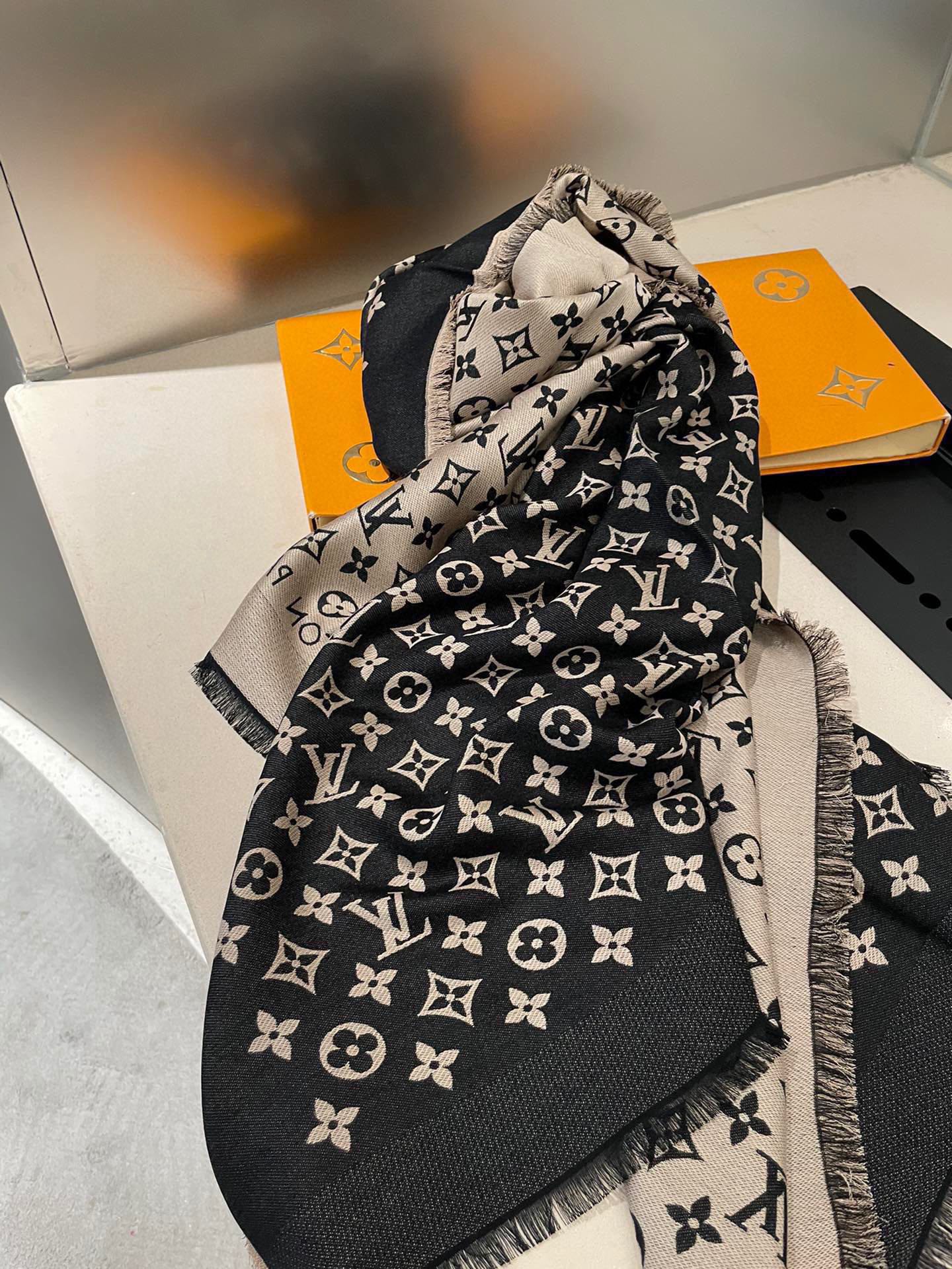Streetwear Scarf LV 328954 SIZE:70*200cm - vstockx