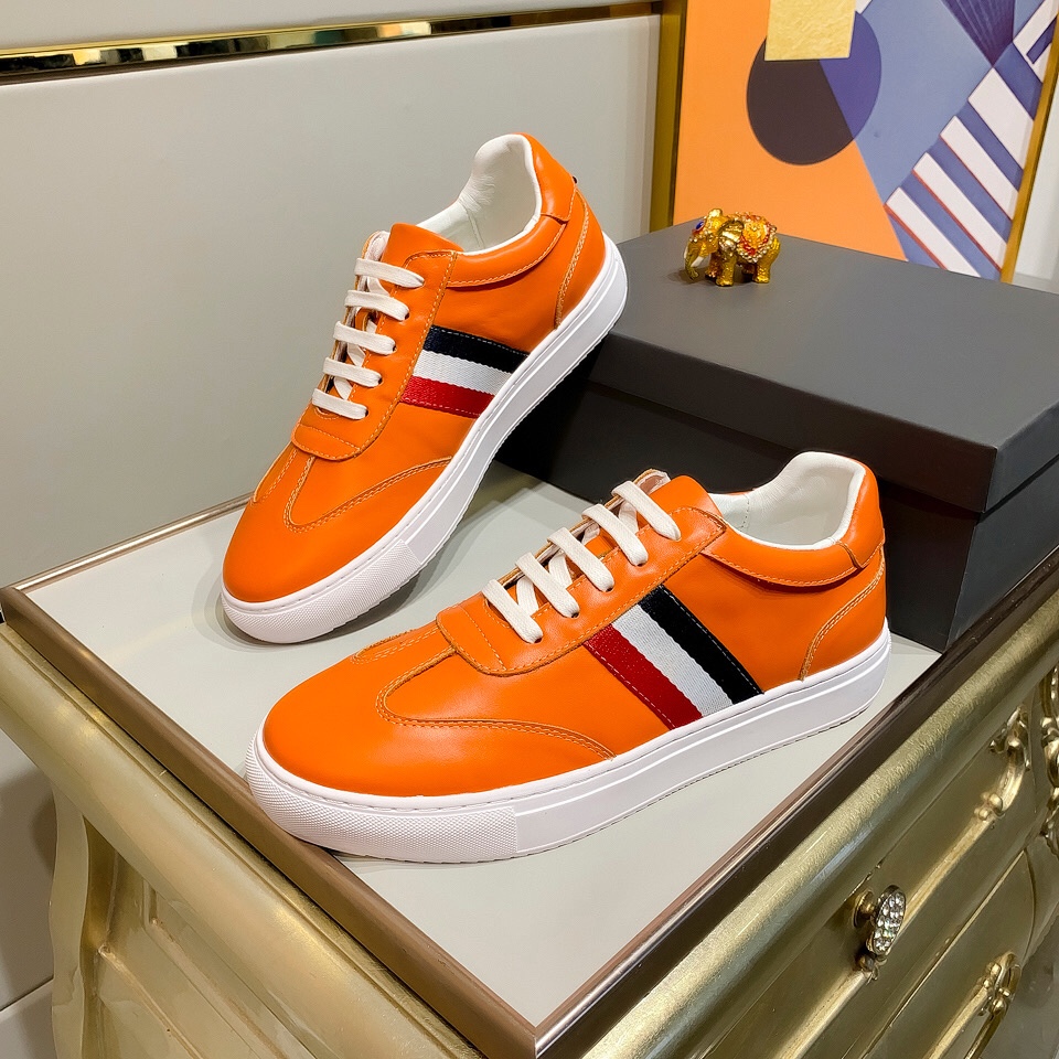 Thom Browne Low Top Sneaker 18 - vstockx