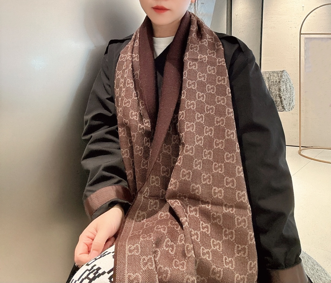 Streetwear Scarf GUCCI 328958 SIZE:55x190cm - vstockx
