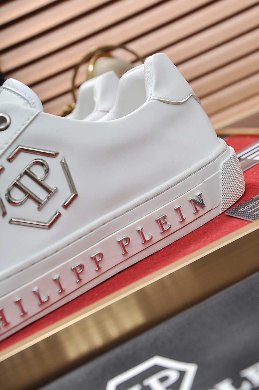 Philipp Plein Low Top Sneakers 31 - vstockx