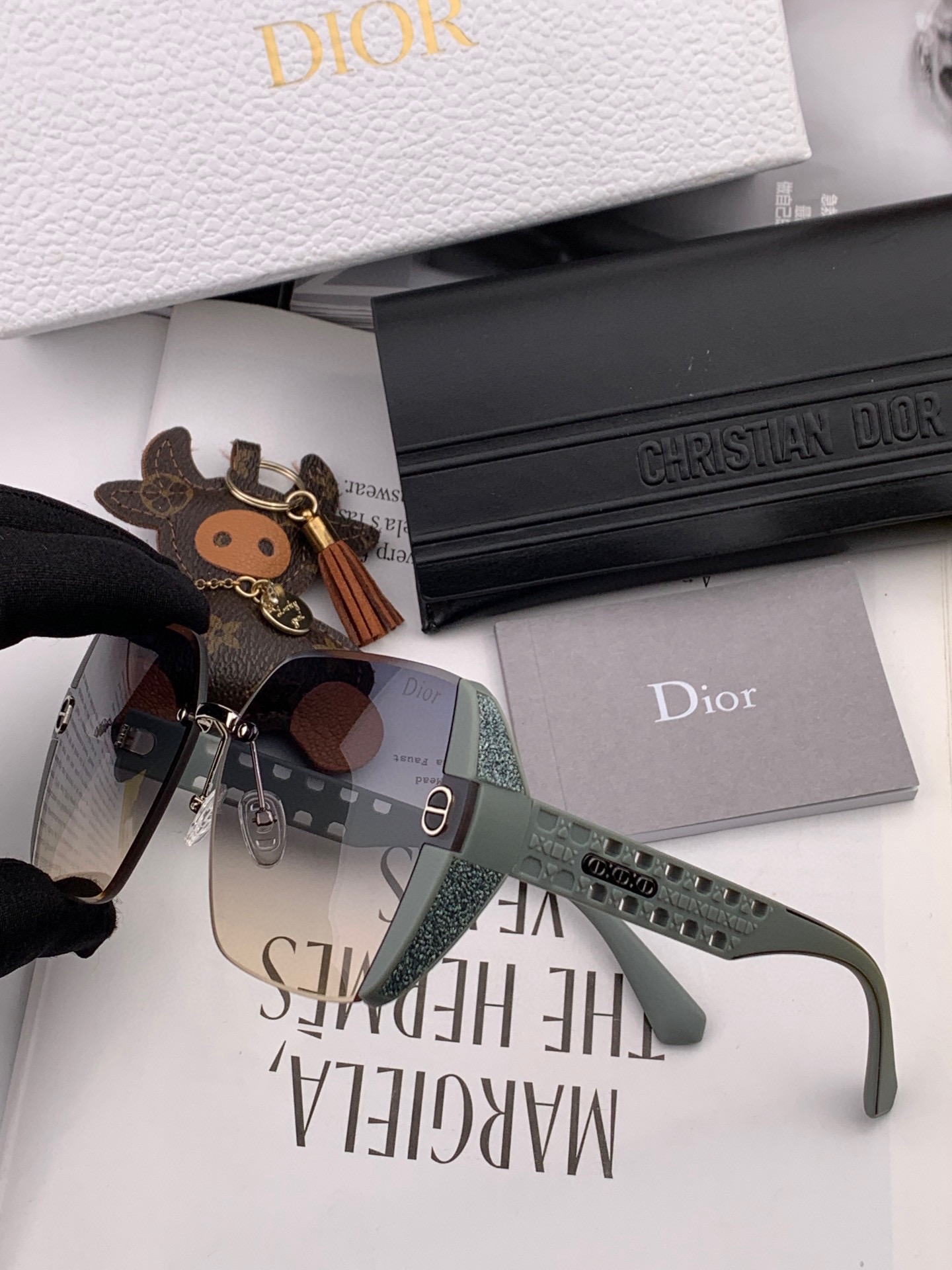 sunglasses Dior CD5296 - vstockx