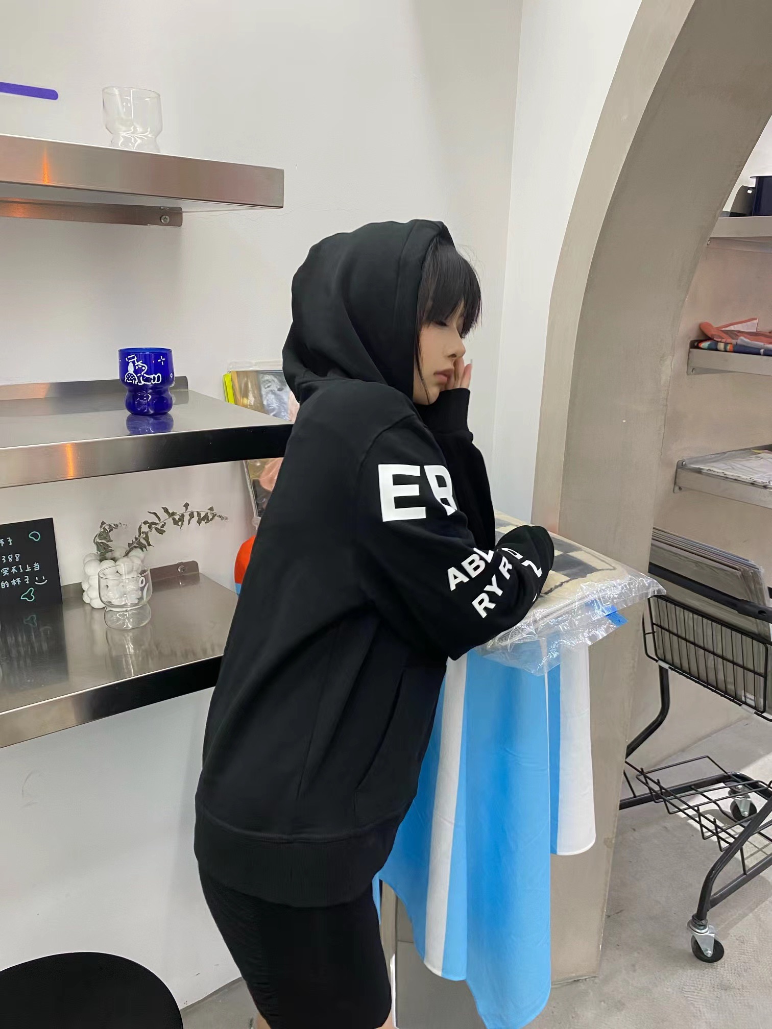 Clothes Burberry 824 - vstockx