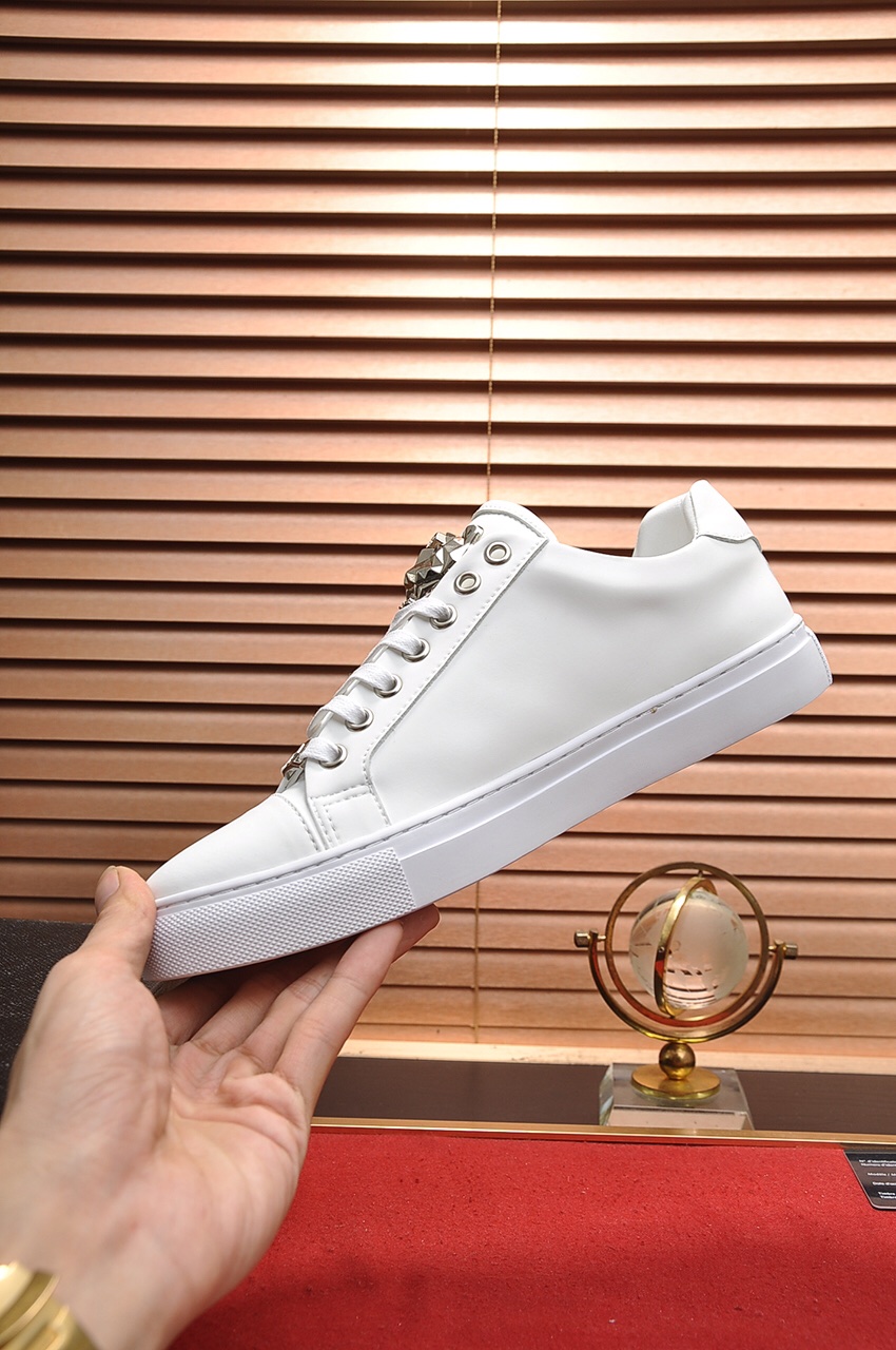 Philipp Plein Low Top Sneakers 11 - vstockx