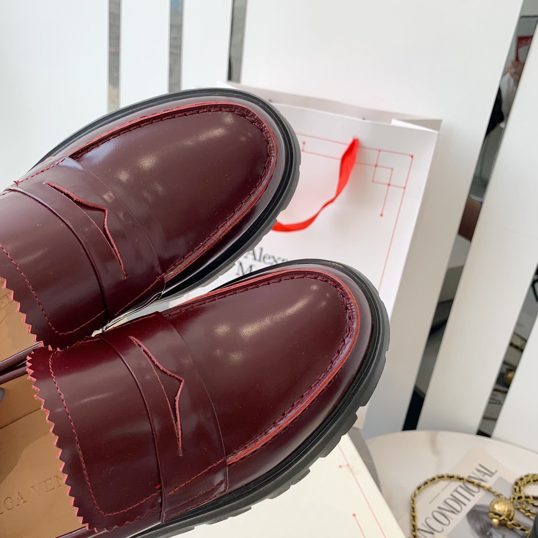 Alexander MCQueen woman is 35-40 - vstockx