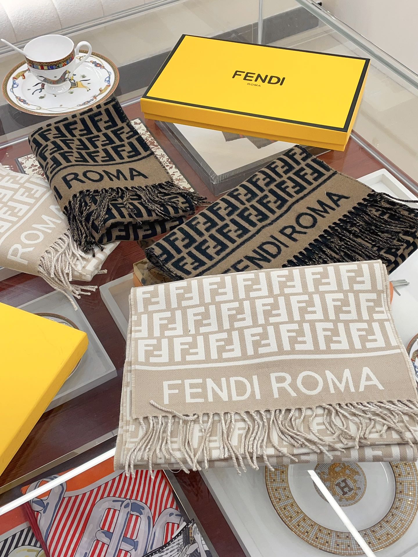 Streetwear Scarf FENDI 328754 SIZE:30x180 - vstockx