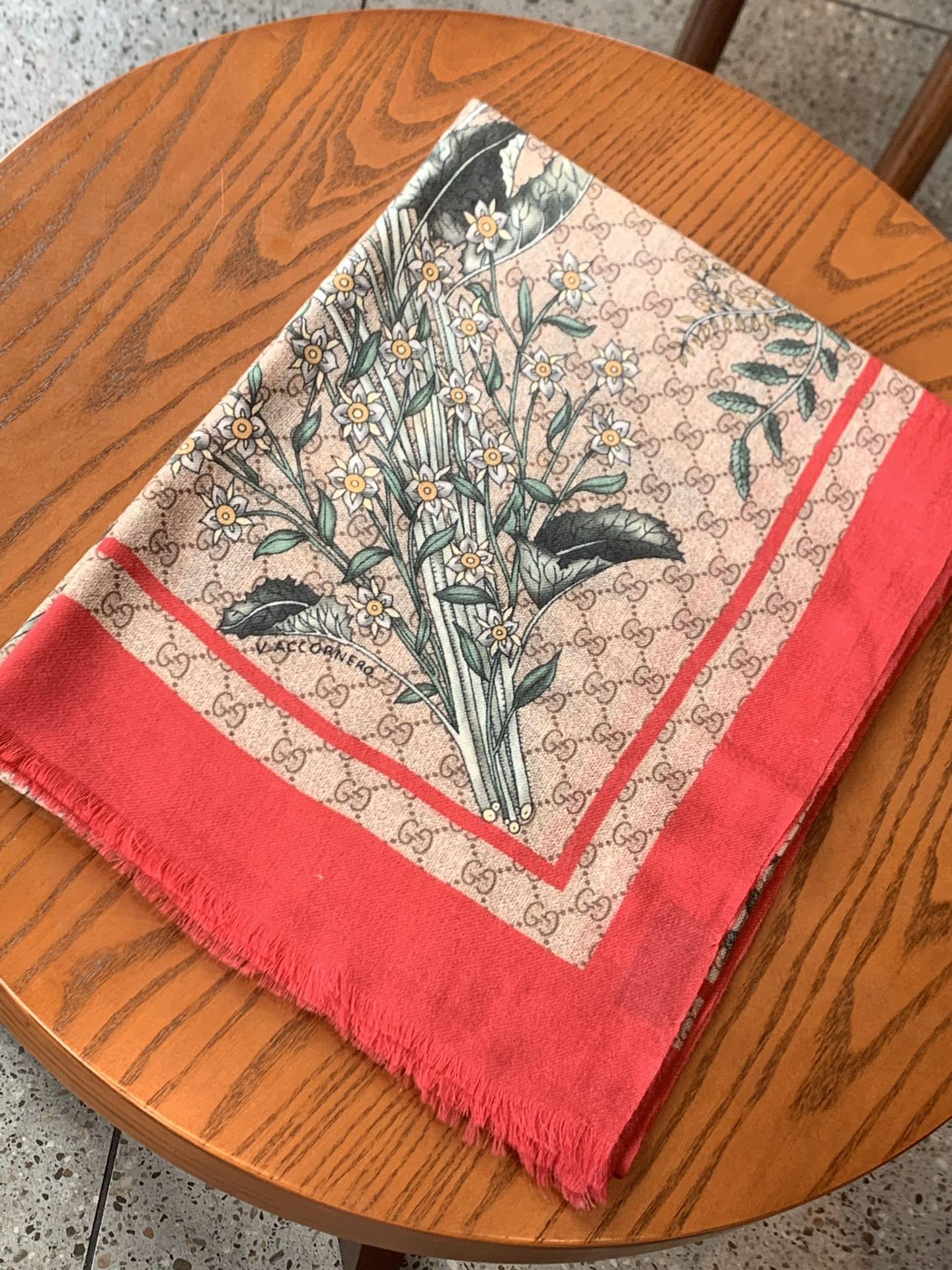 Streetwear Scarf GUCCI 328985 SIZE:110*200cm - vstockx