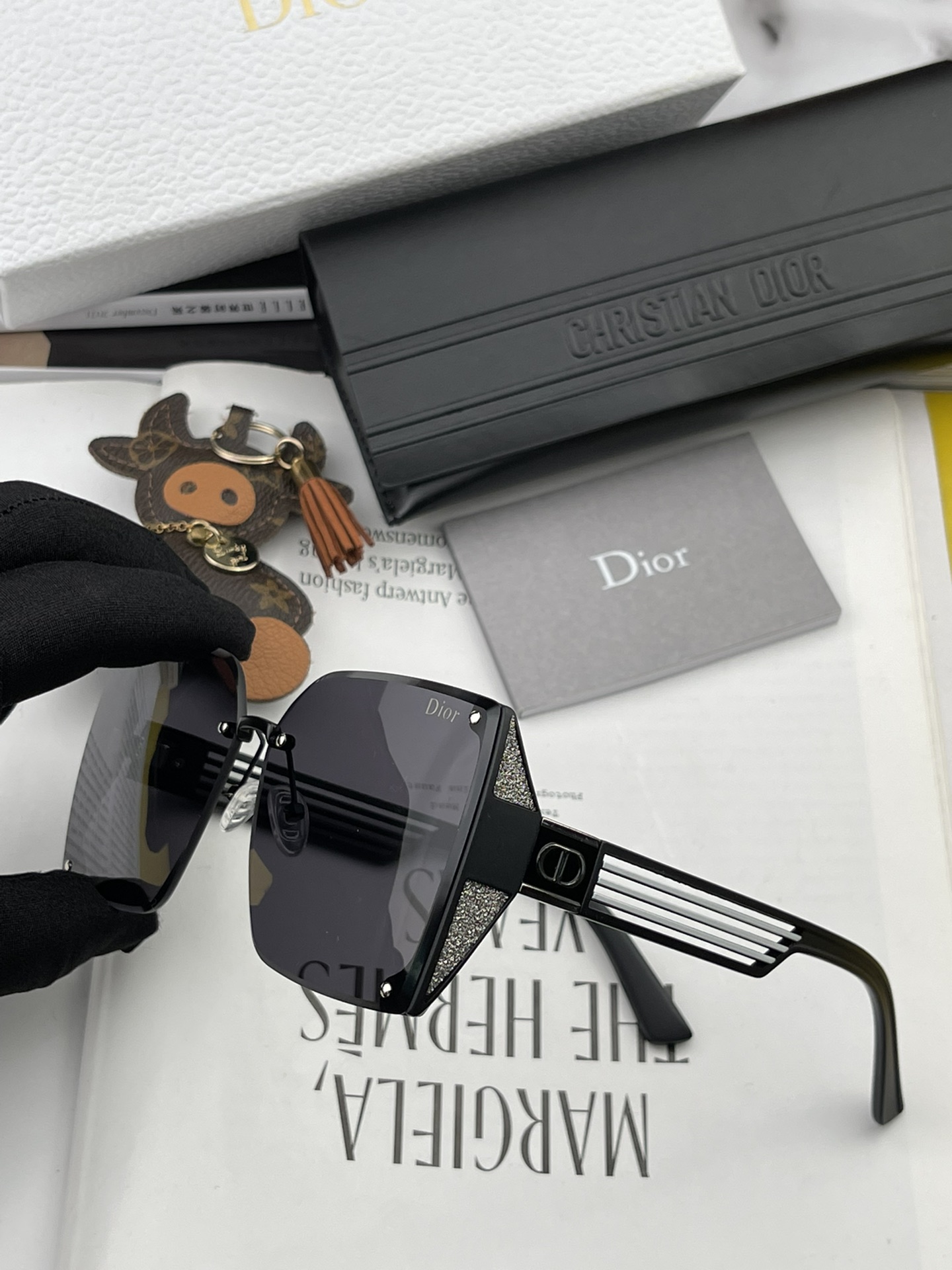 sunglasses Dior CD2220 - vstockx