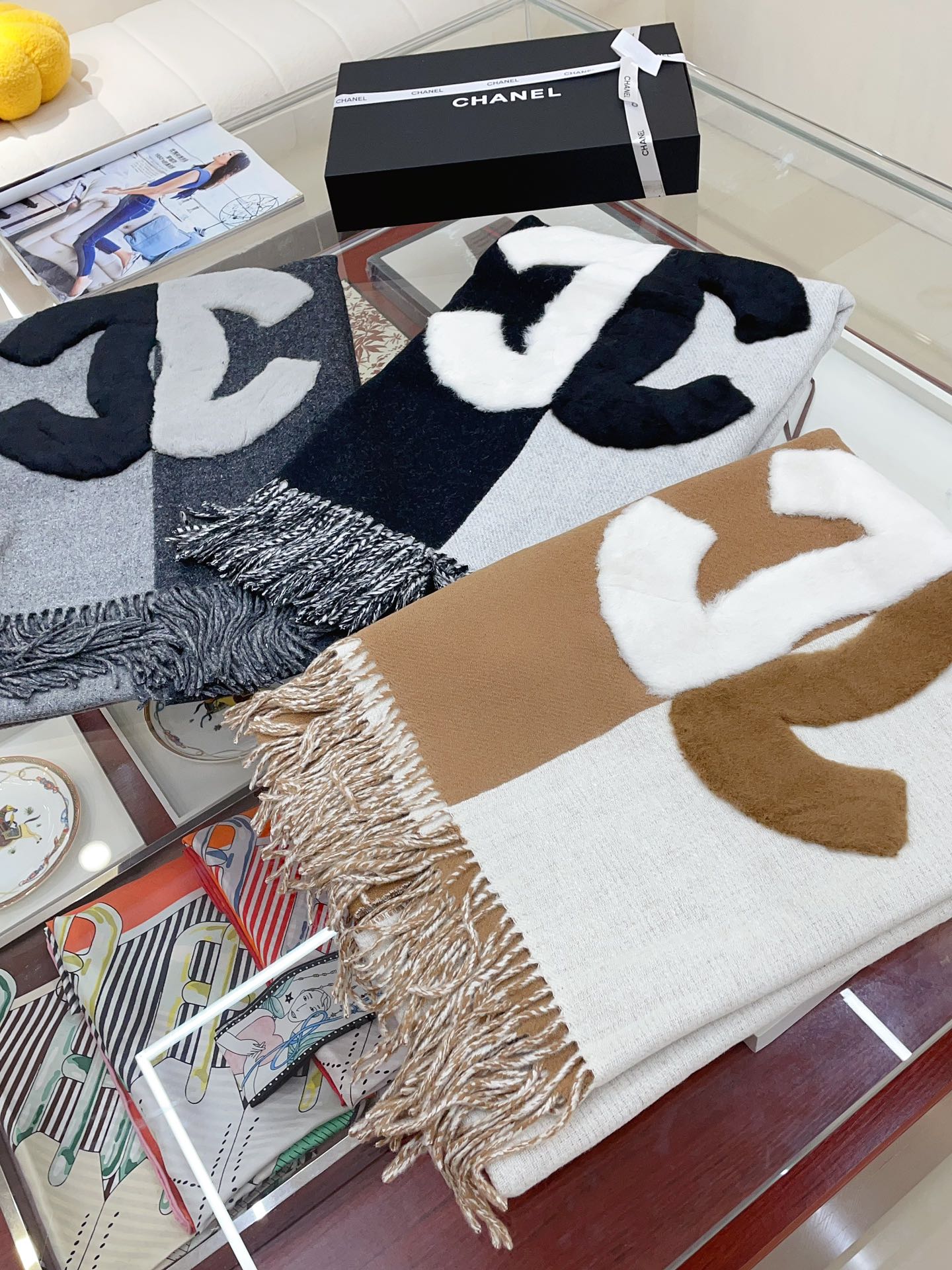 Streetwear Scarf CHANEL 328786 SIZE�?0*200cm - vstockx