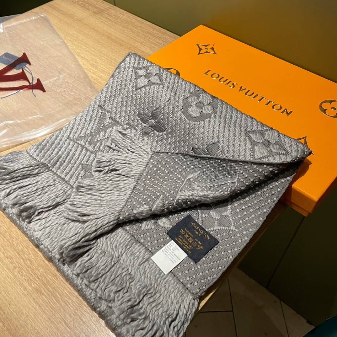 Hat & Scarf Louis Vuitton 4 - vstockx