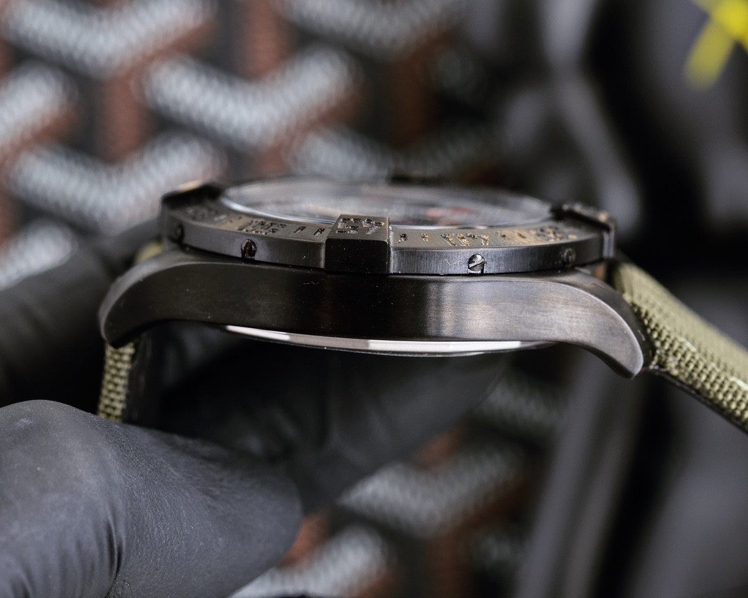 Watches BREITLING 323201 size:43*13 mm - vstockx