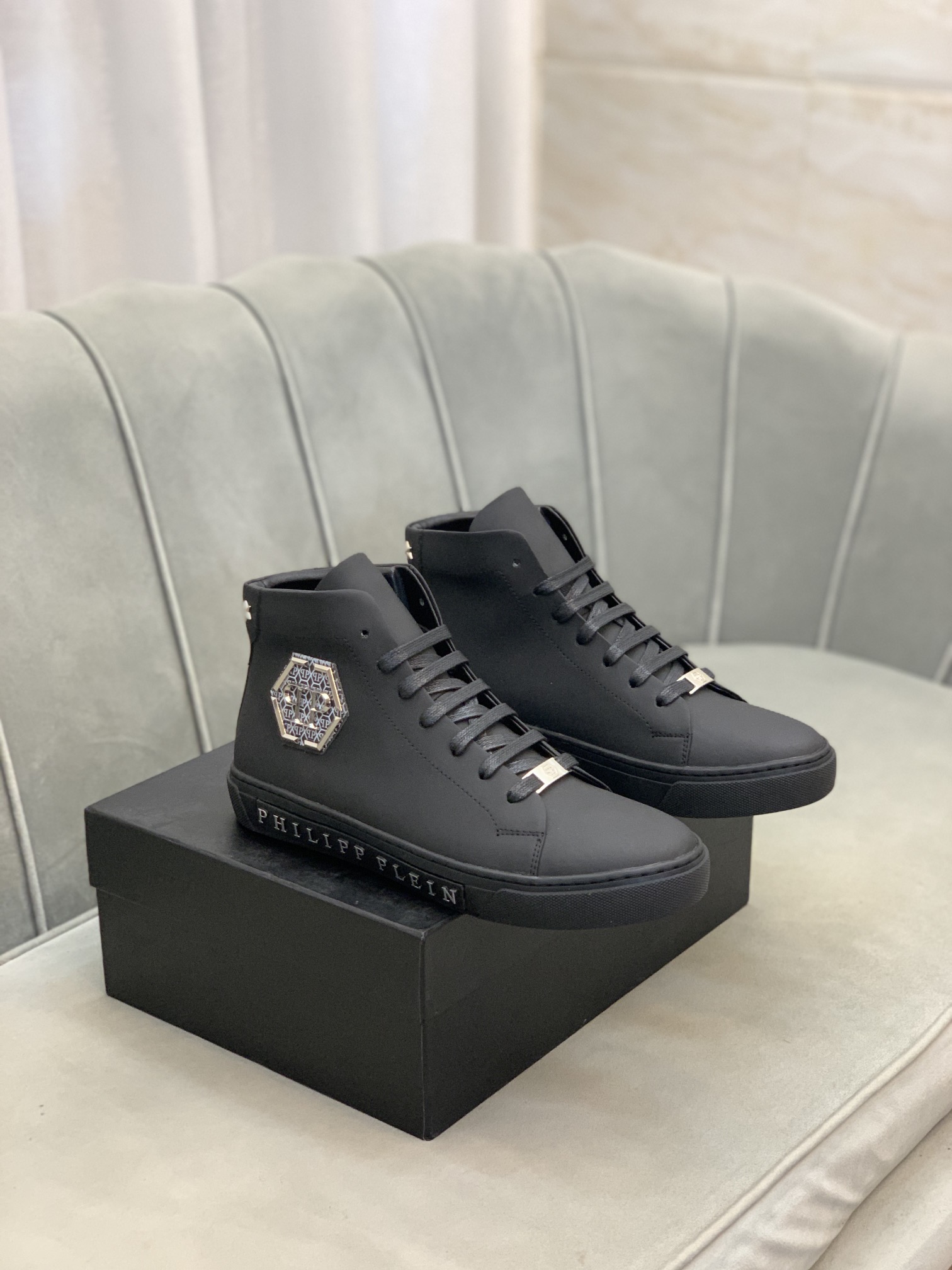 Philipp Plein High Top Sneakers 7 - vstockx