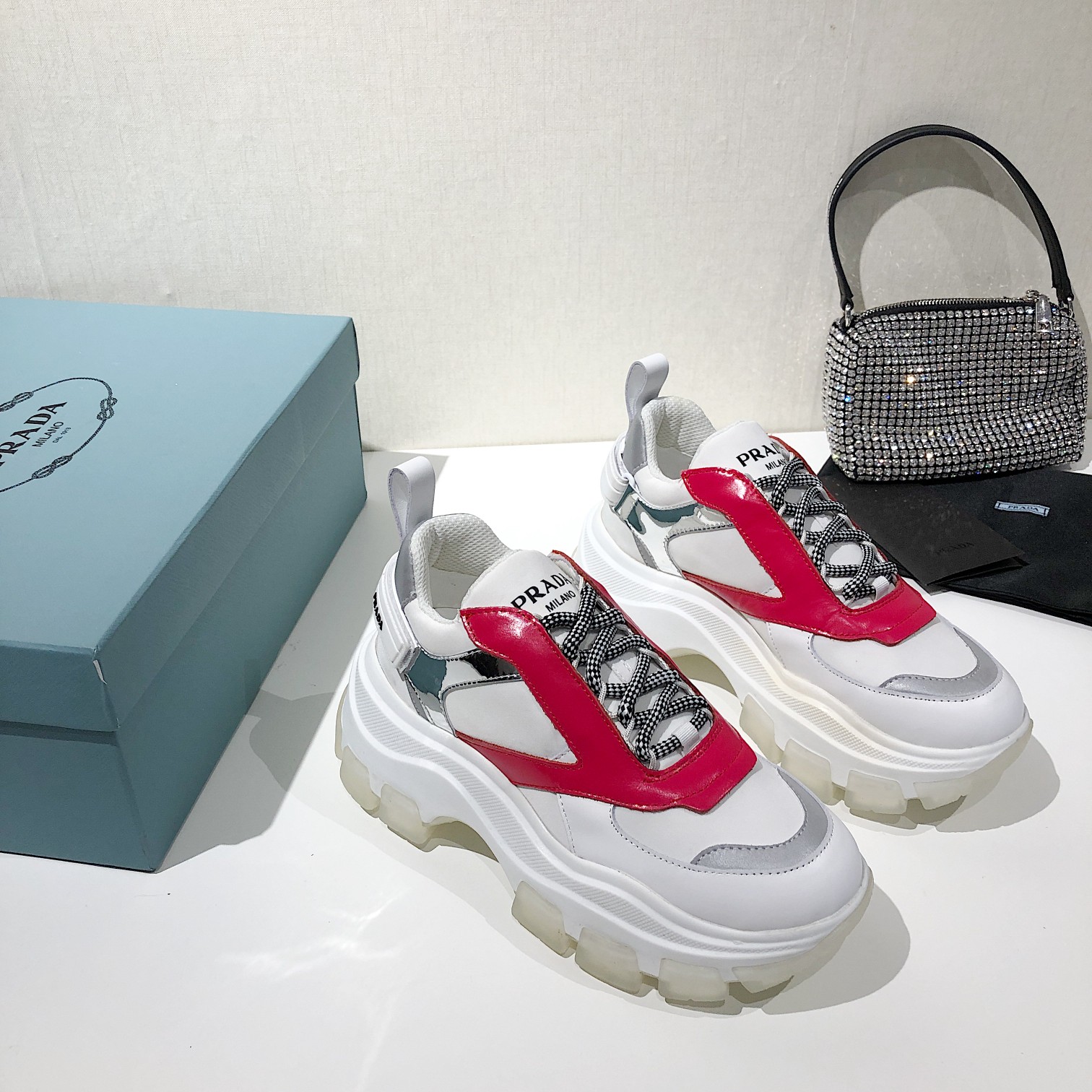 Prada Low Top sneaker 49 - vstockx