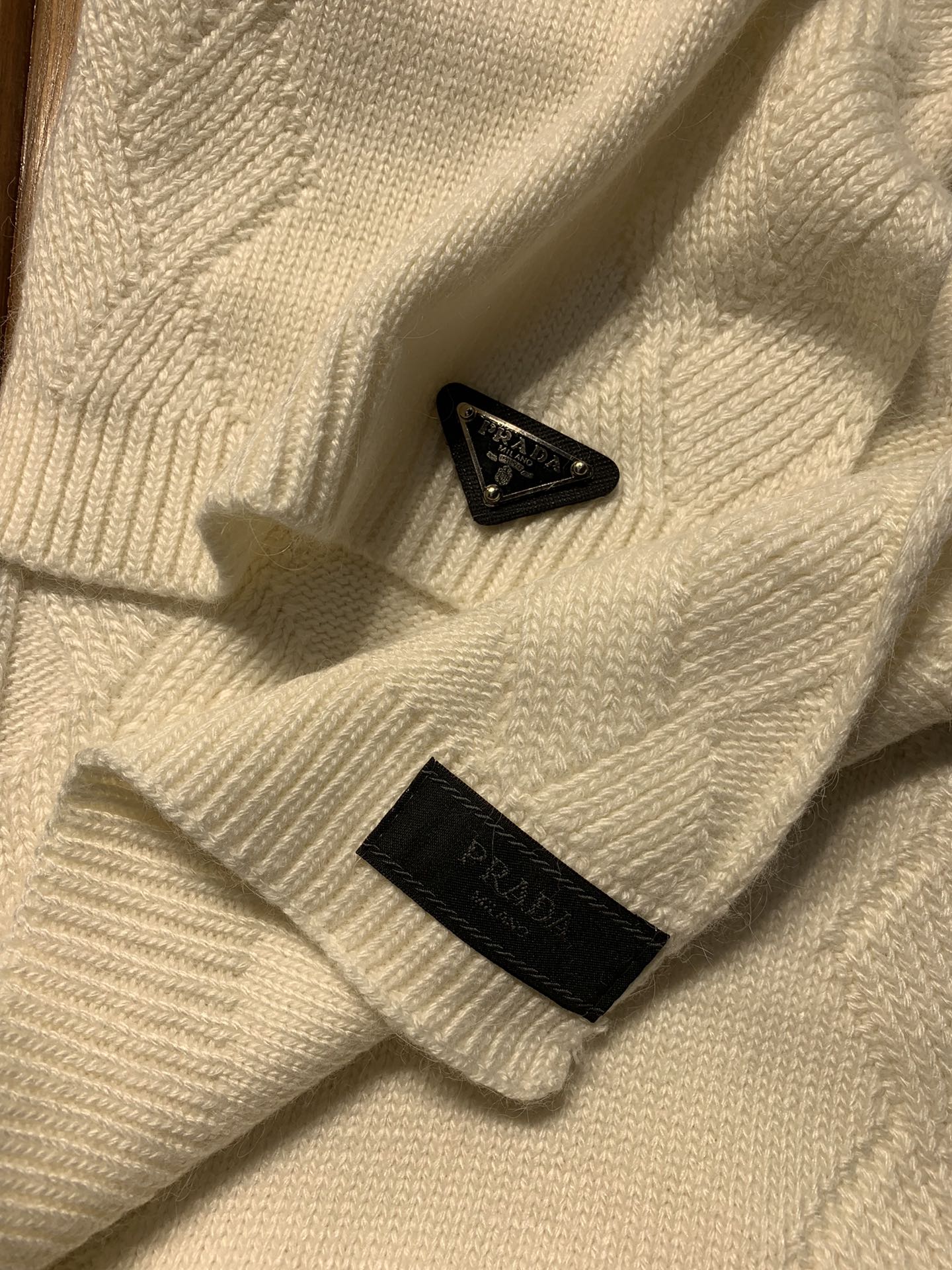 Hat & Scarf Prada 3 - vstockx