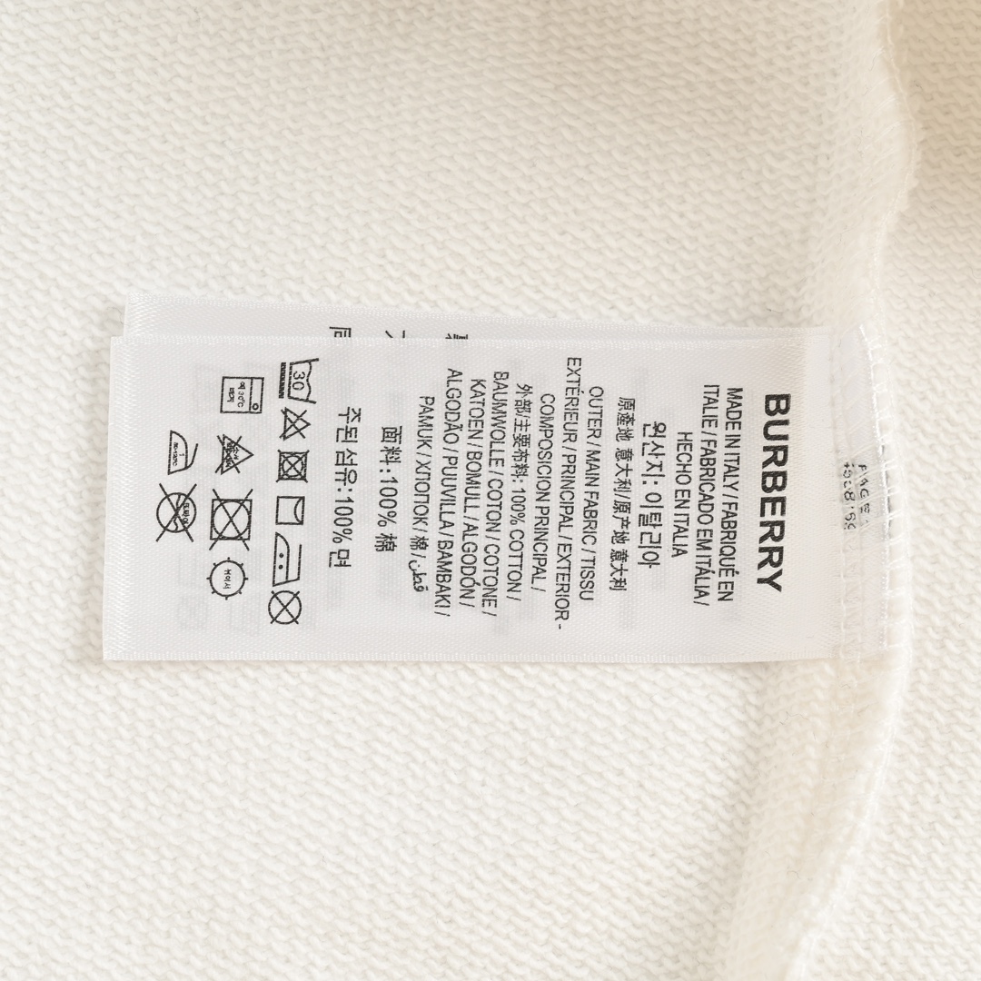 Clothes Burberry 825 - vstockx