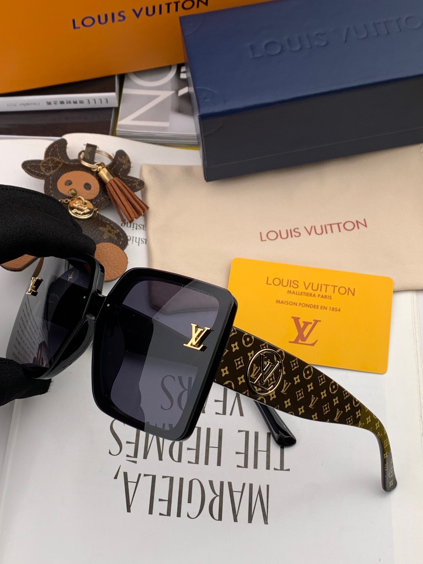 Sunglasses Louis Vuitton L8270 - vstockx