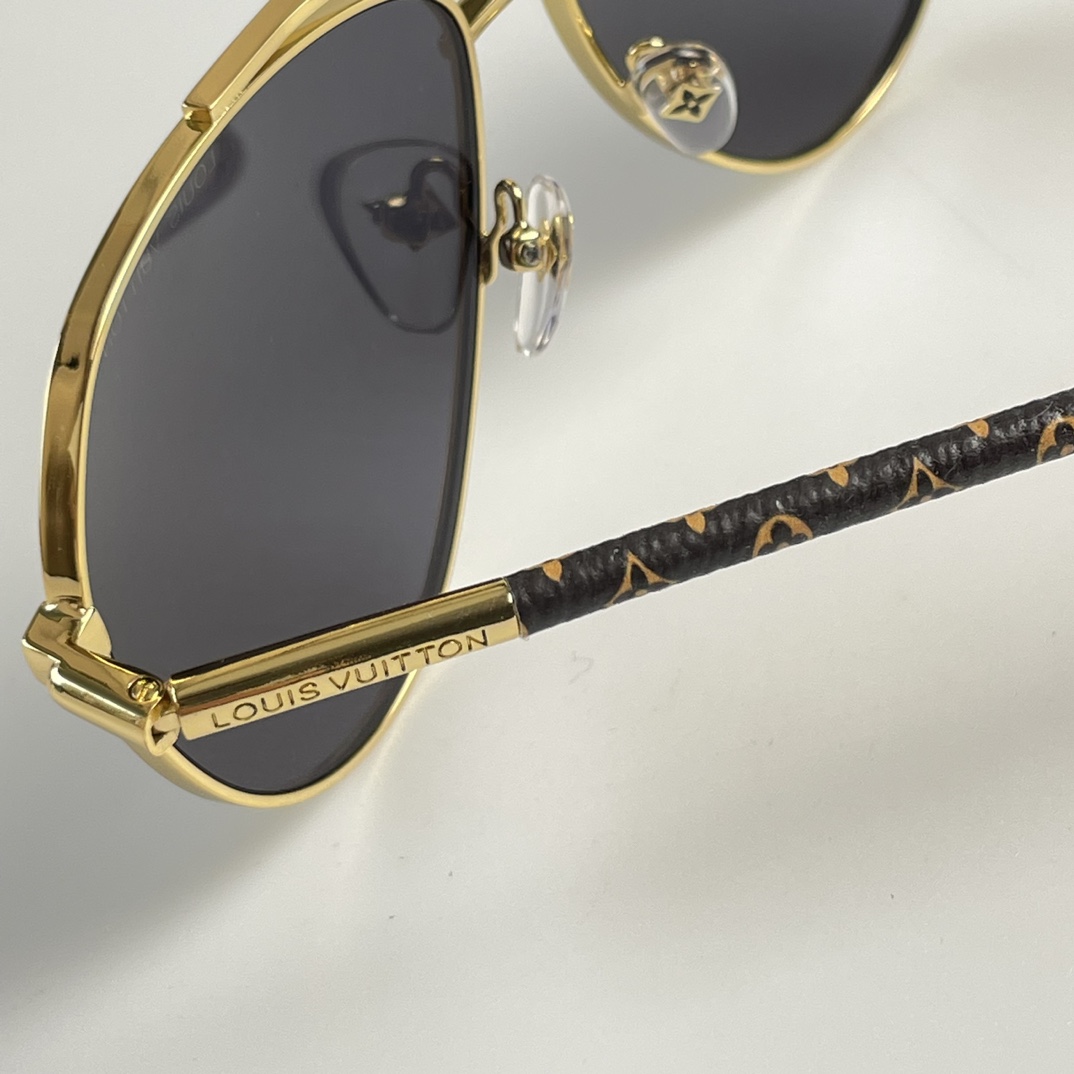 Sunglasses Louis Vuitton Z1797U Size��59 15-145 - vstockx