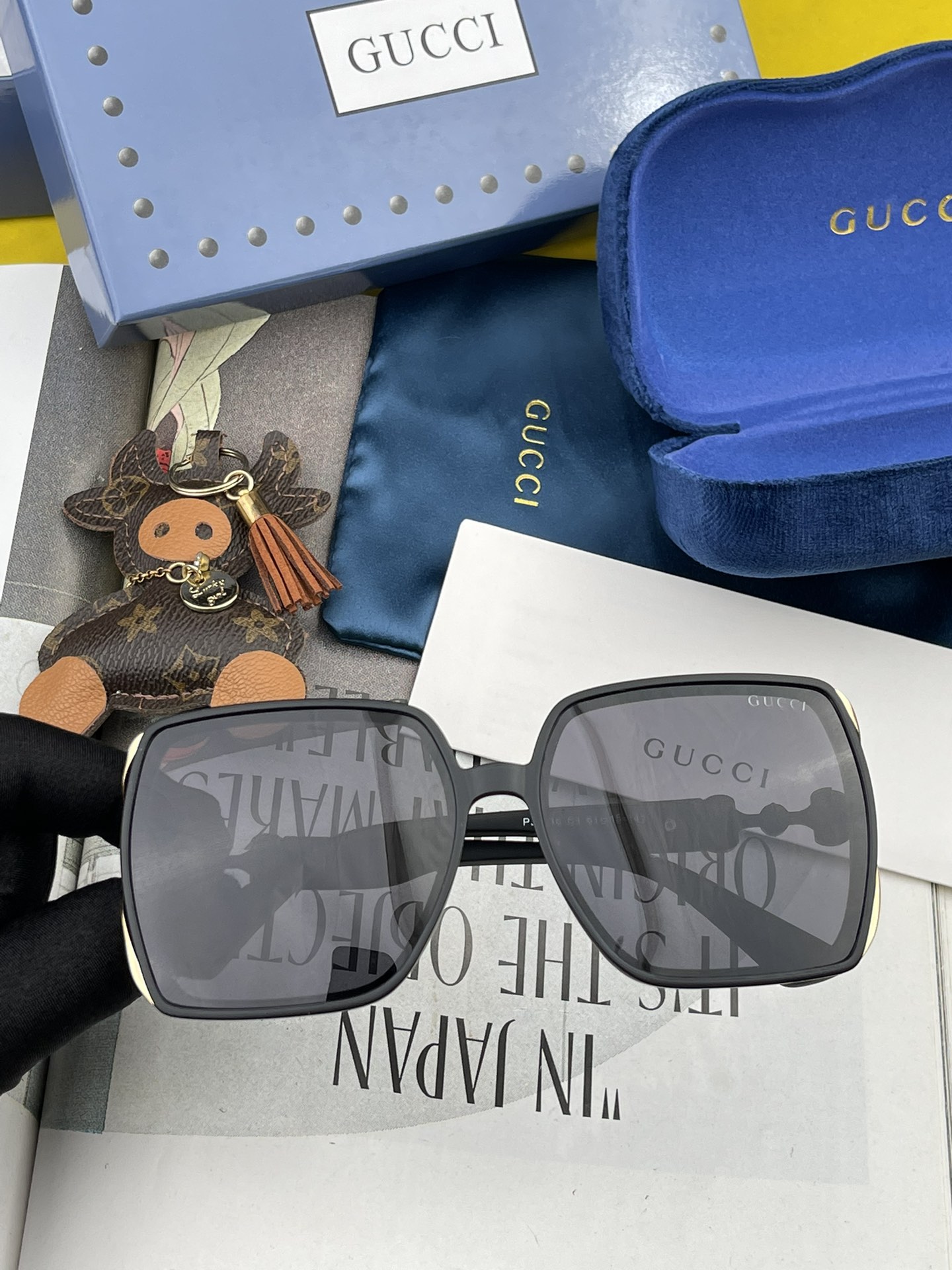 Sunglasses Gucci G6294 - vstockx
