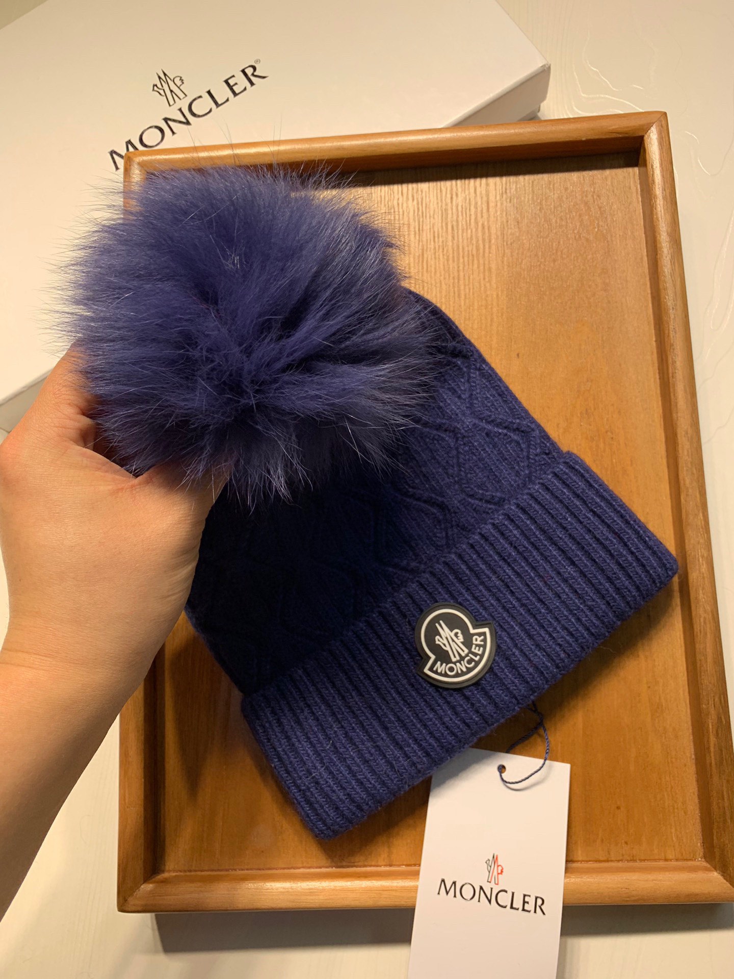 Hat Moncler 4 - vstockx