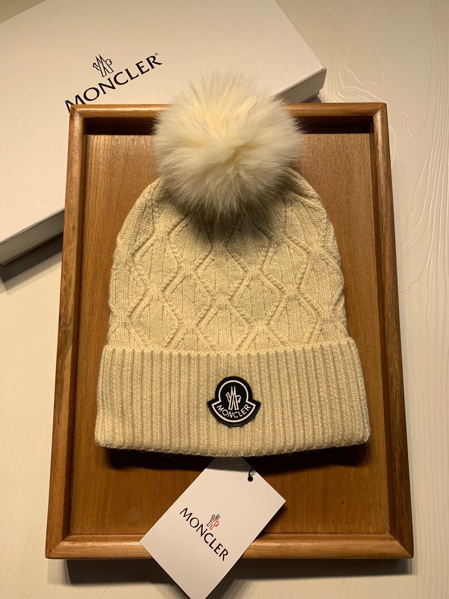 Hat Moncler 4 - vstockx
