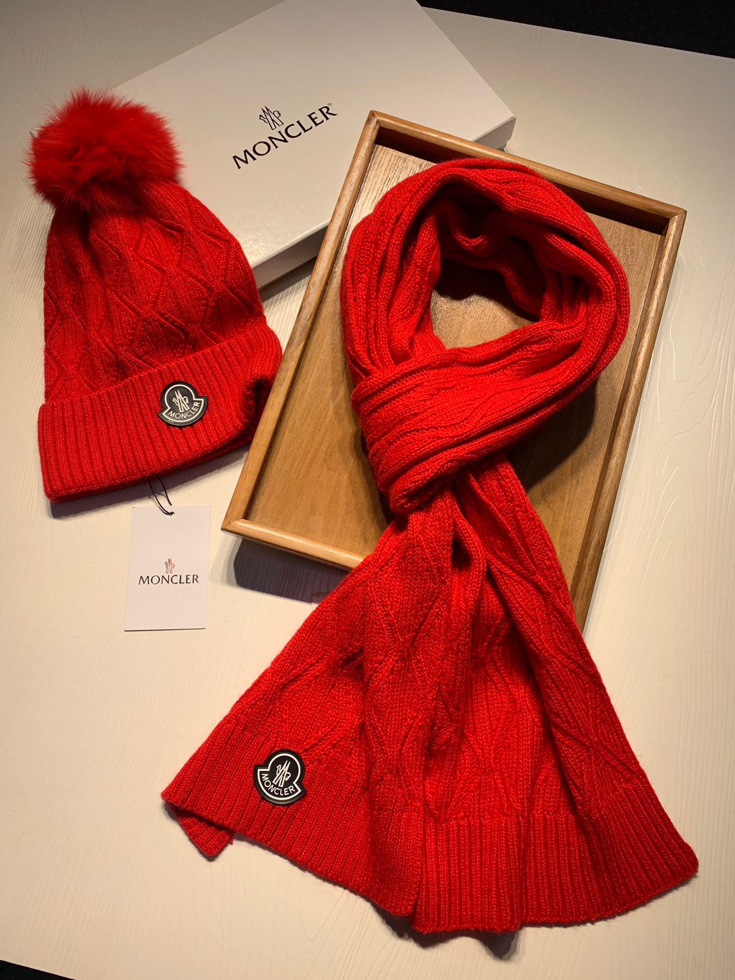 Hat & Scarf Moncler 1 - vstockx