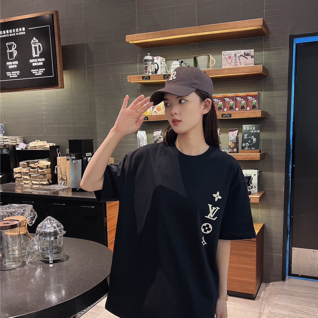 Clothes Louis Vuitton 441 - vstockx