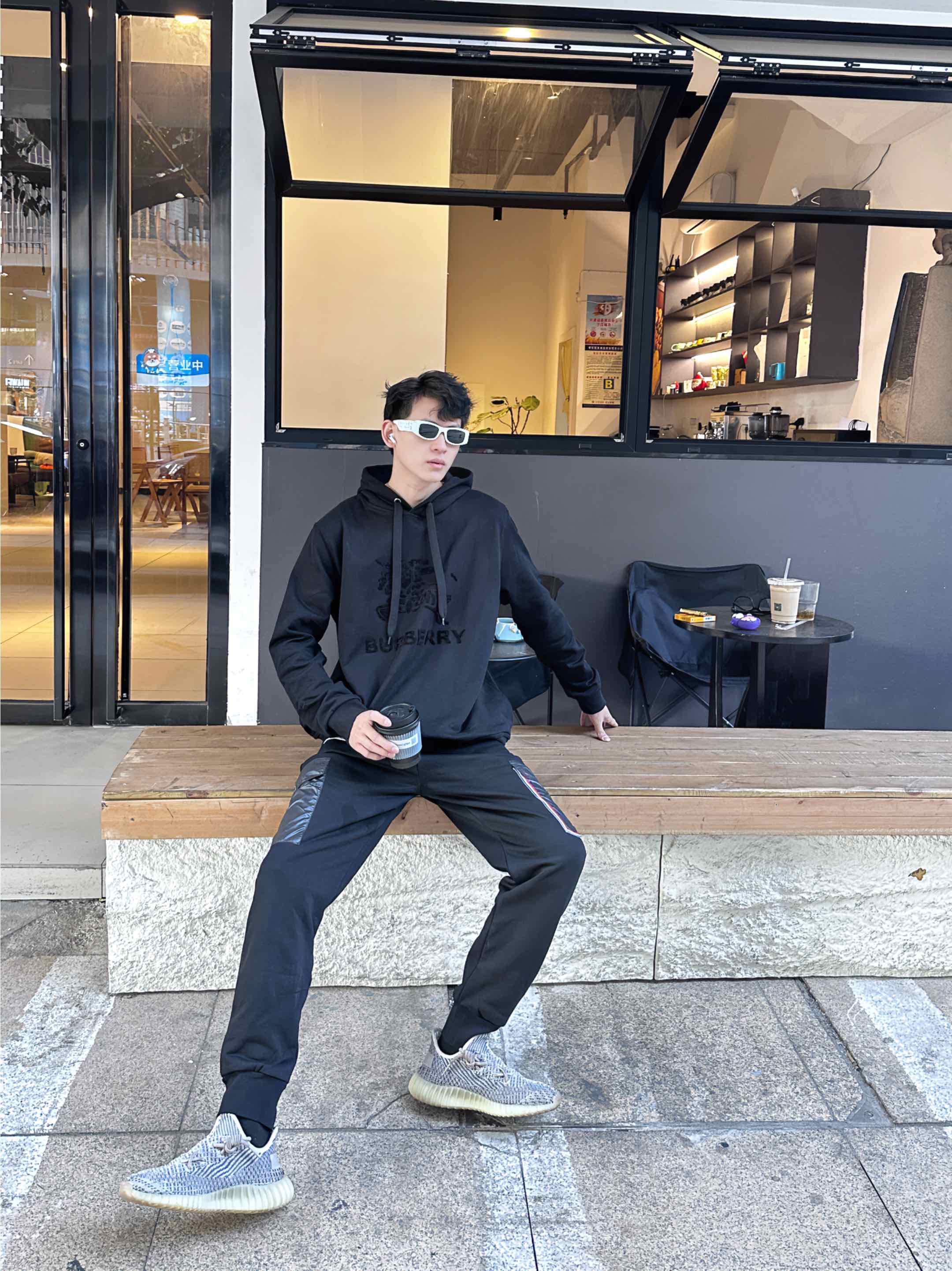 Clothes Burberry 821 - vstockx