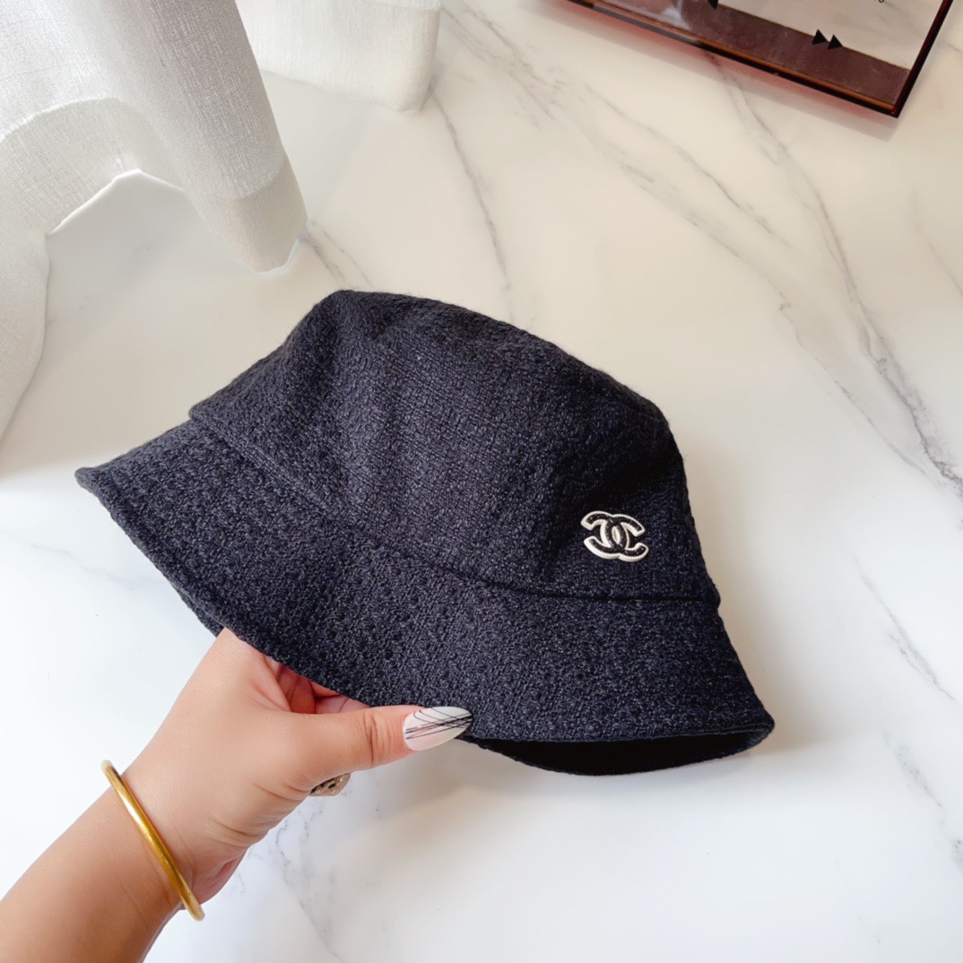 Streetwear Hat Chanel 329365 - vstockx