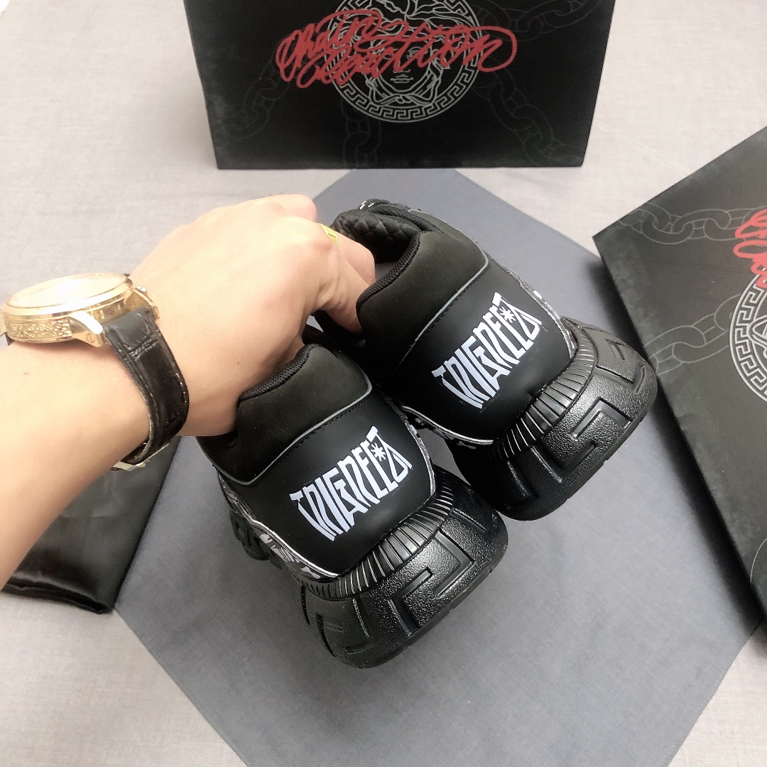 Versace Trigreca Black - vstockx