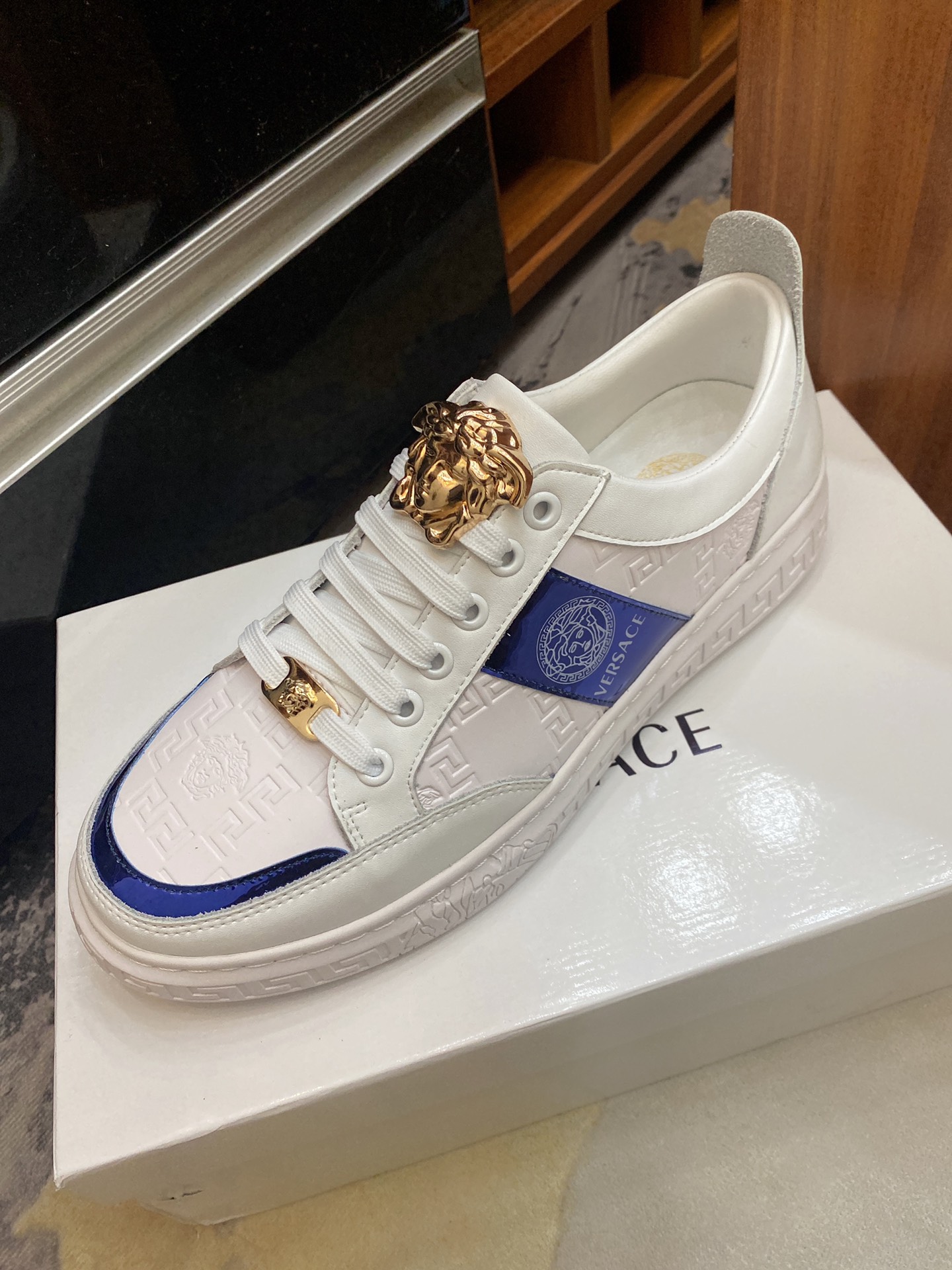 Versace Greca Sneaker 12 - vstockx