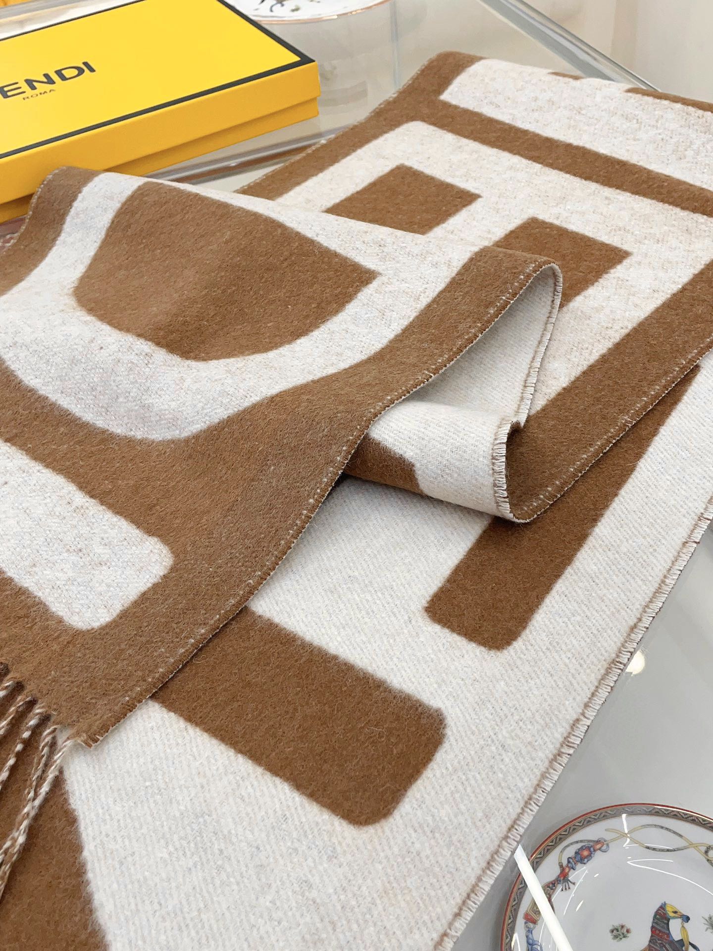 Streetwear Scarf FENDI 328838 size:30*180cm - vstockx