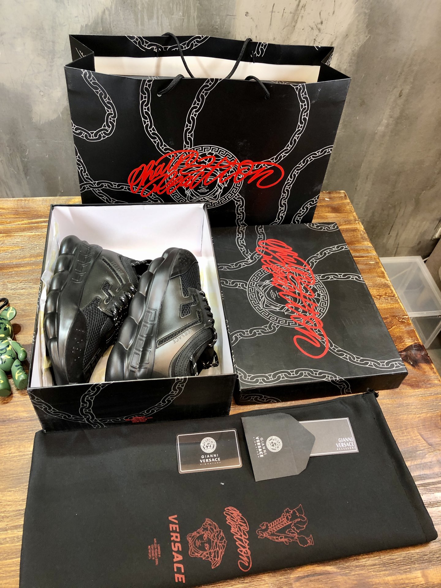 Versace Chain Reaction Black - vstockx