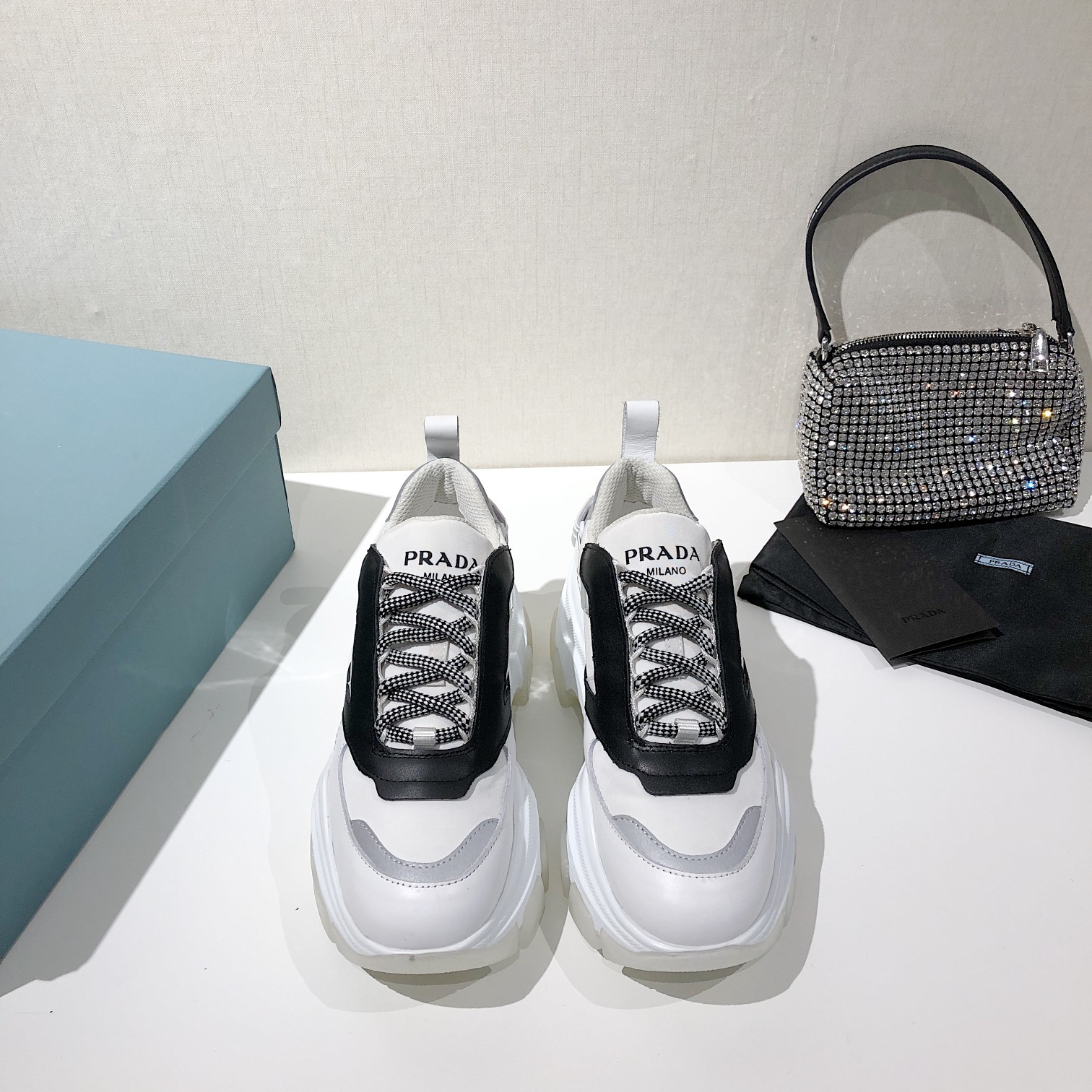 Prada Low Top sneaker 50 - vstockx