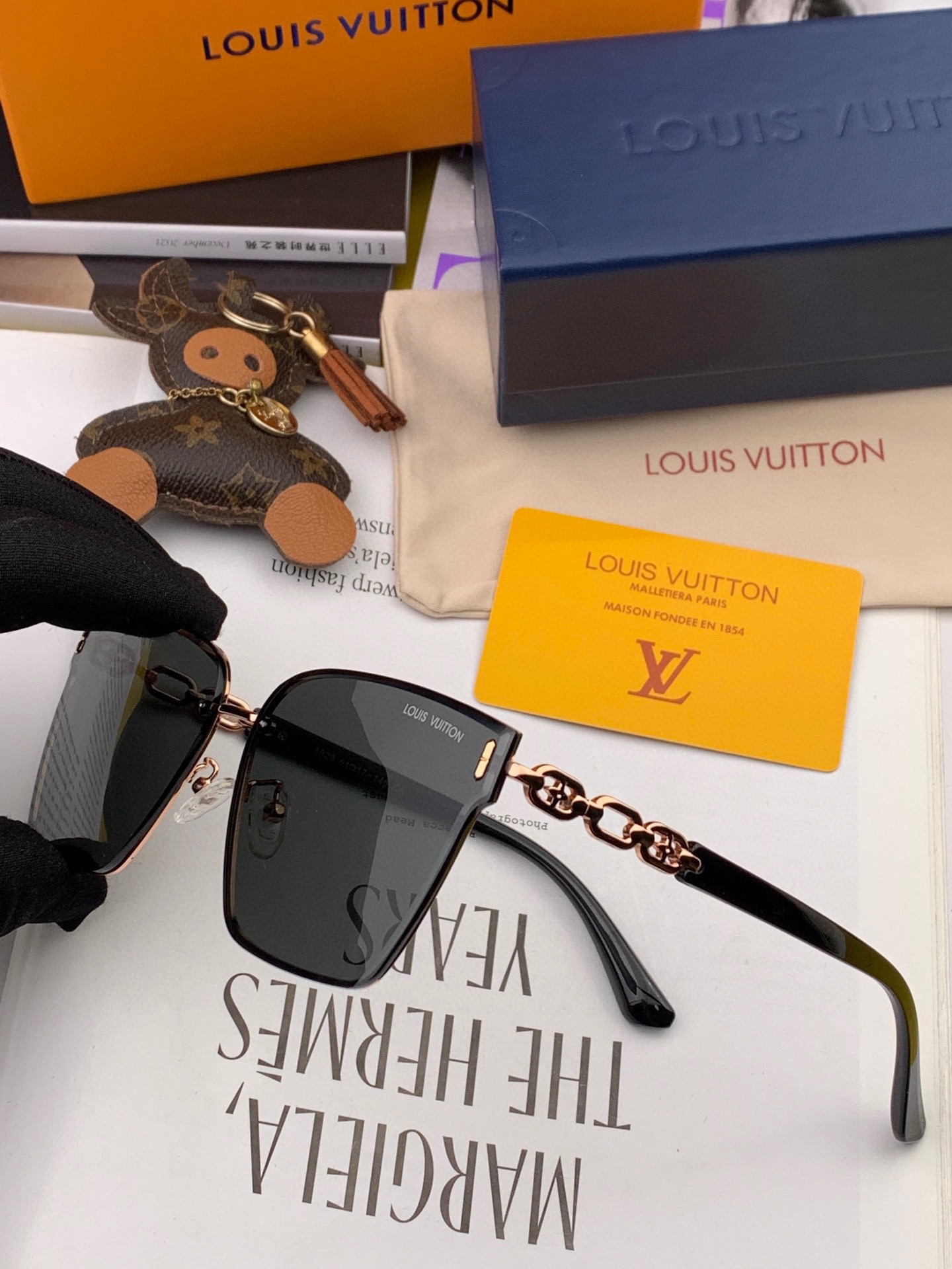Sunglasses Louis Vuitton L8362 - vstockx