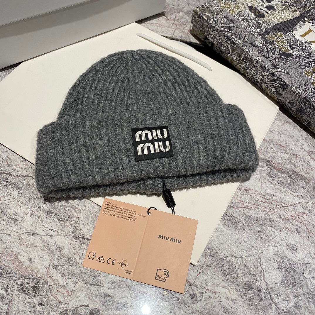 Streetwear Hat Miu 328908 - vstockx