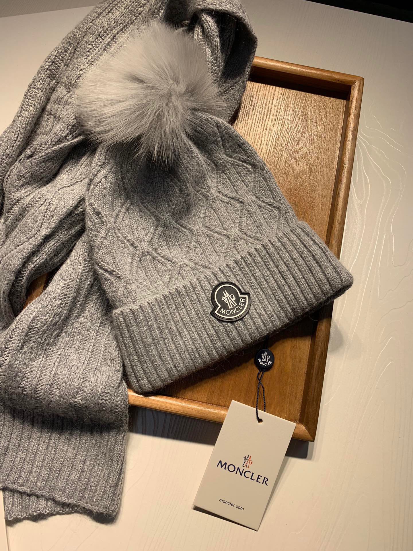 Hat & Scarf Moncler 1 - vstockx