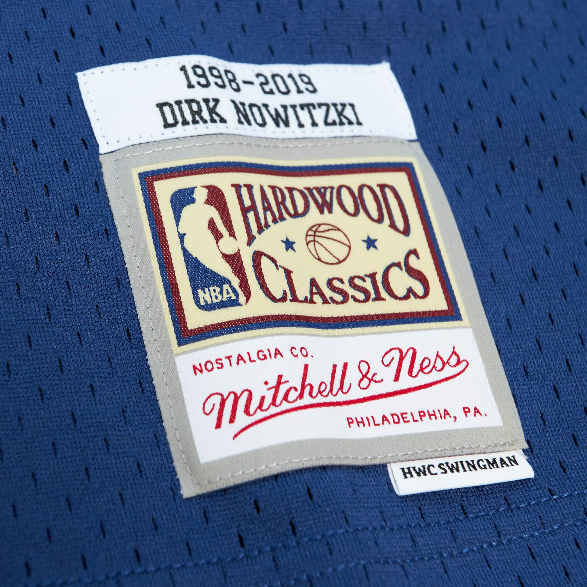 Off Court Chenille Swingman Dirk Nowitzki Dallas Mavericks 1998-99 Jersey - vstockx