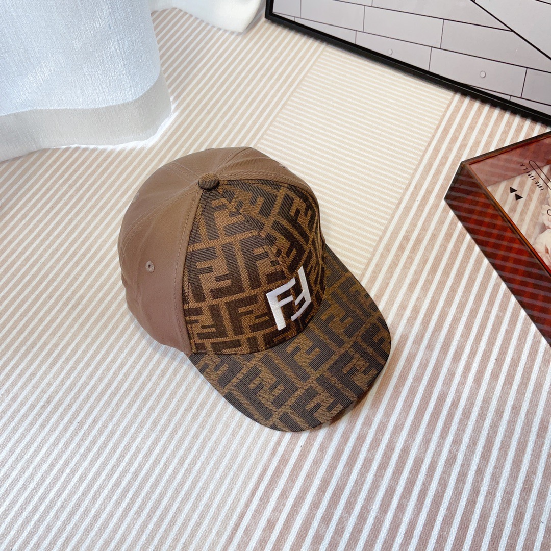 Streetwear Hat Fendi 328925 - vstockx