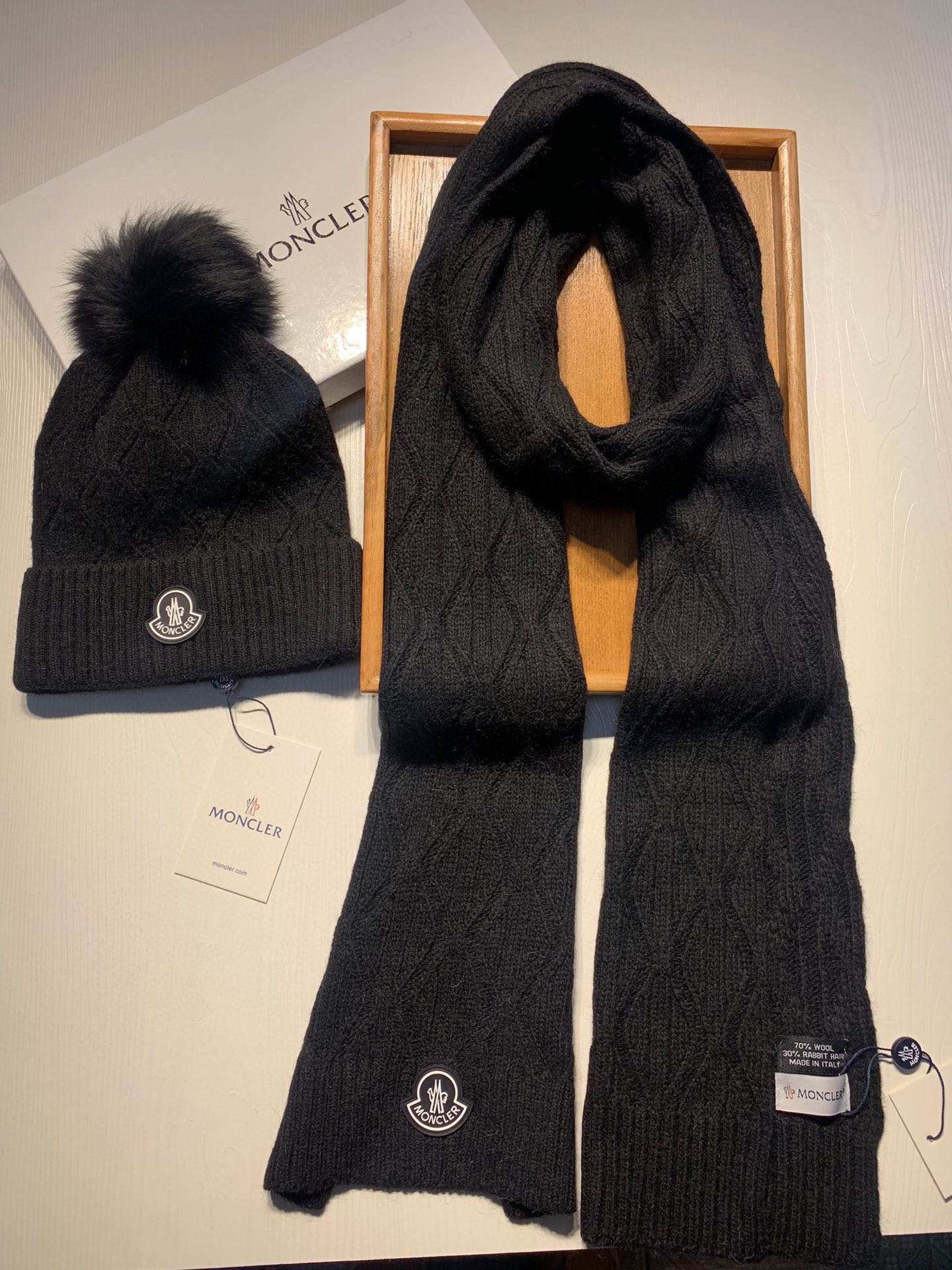 Hat & Scarf Moncler 1 - vstockx