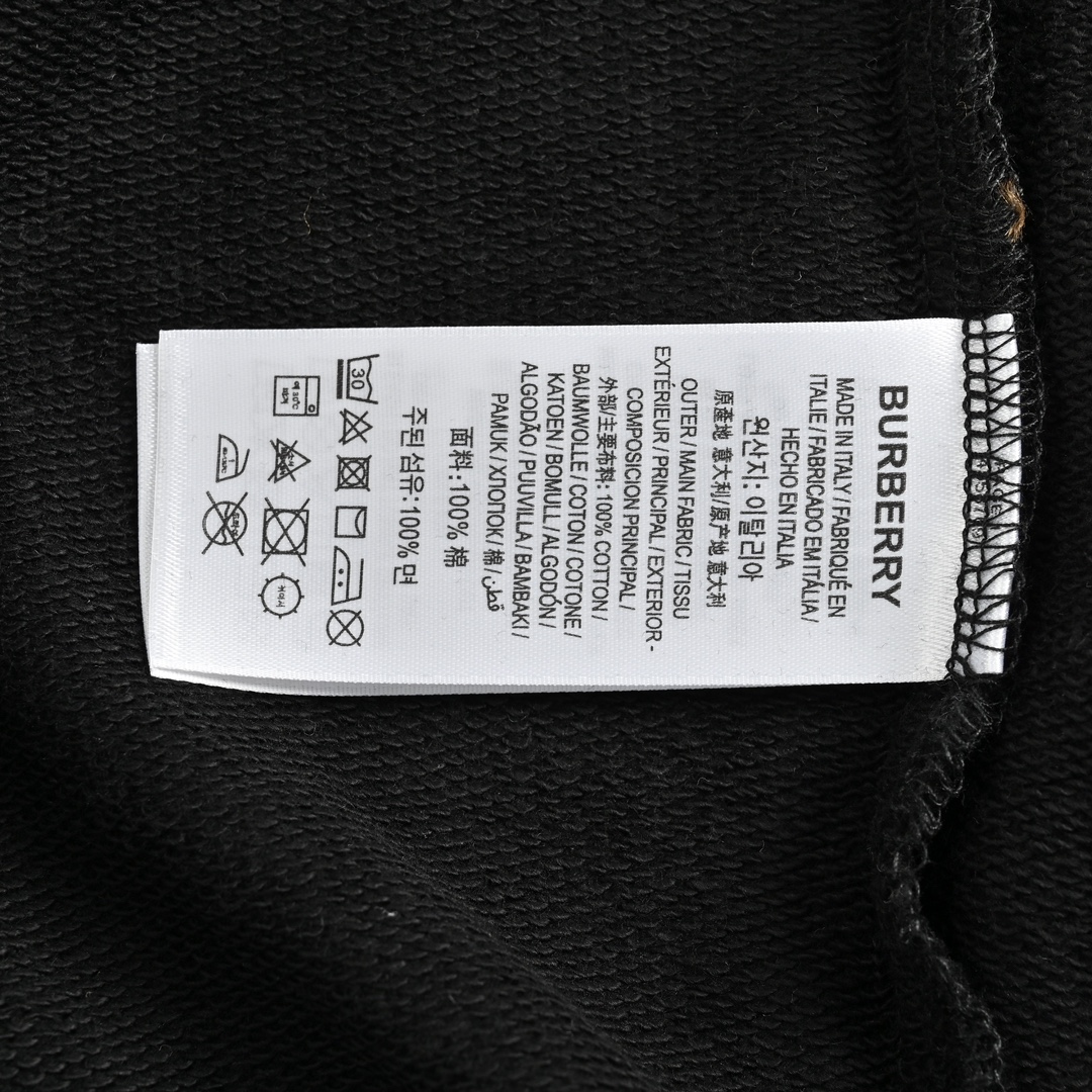 Clothes Burberry 821 - vstockx