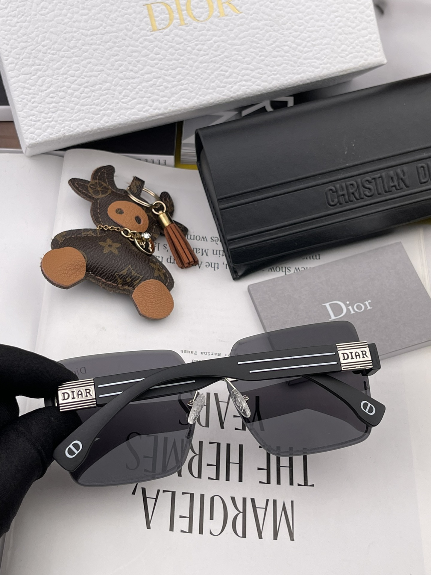 sunglasses Dior D7771 - vstockx