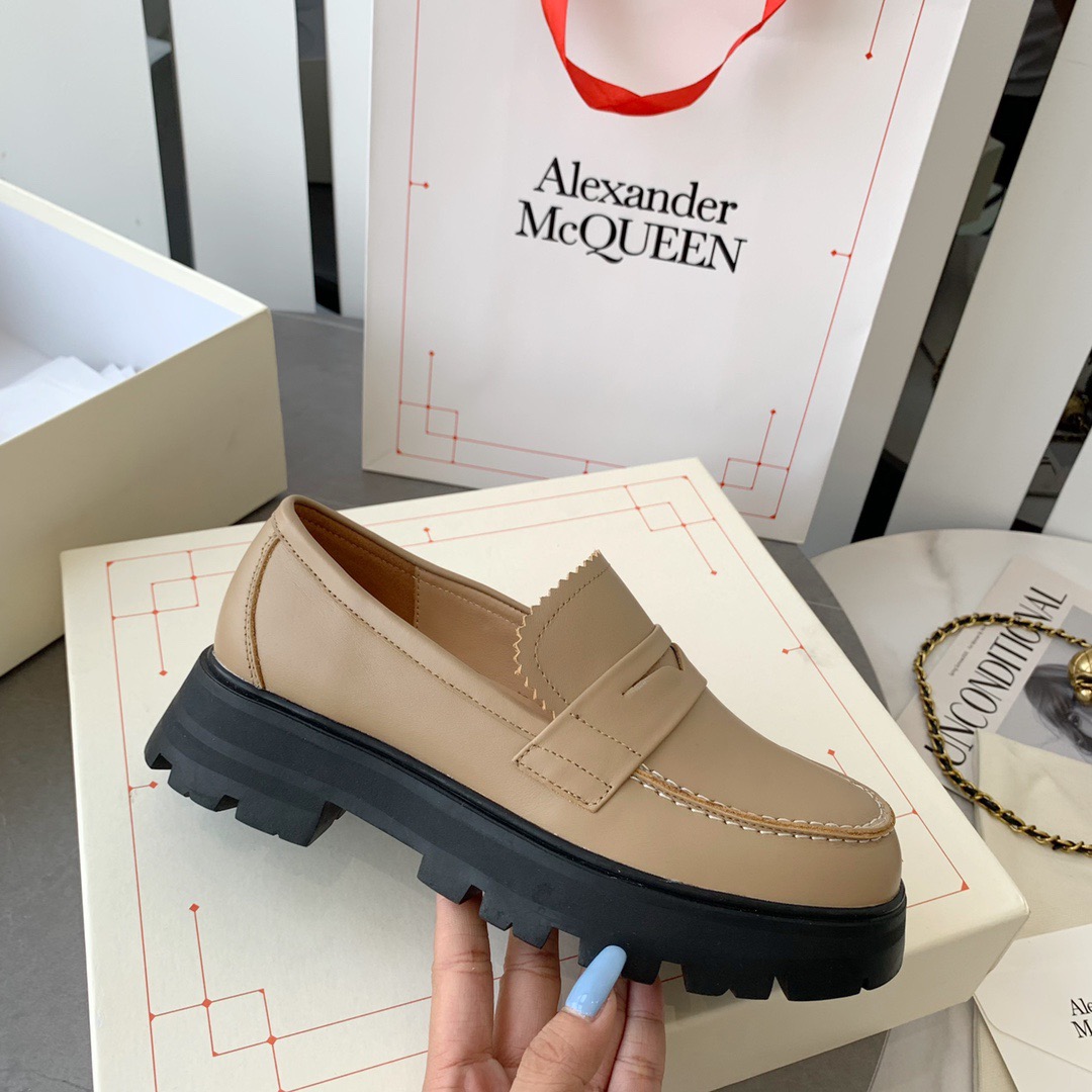 Alexander MCQueen woman is 35-40 - vstockx