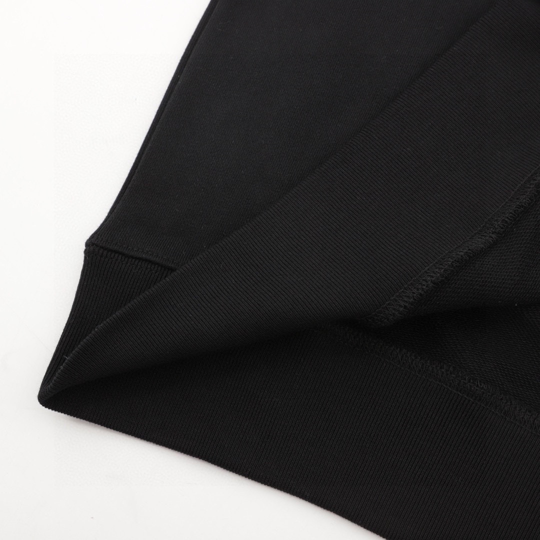 Clothes Gucci 327 - vstockx