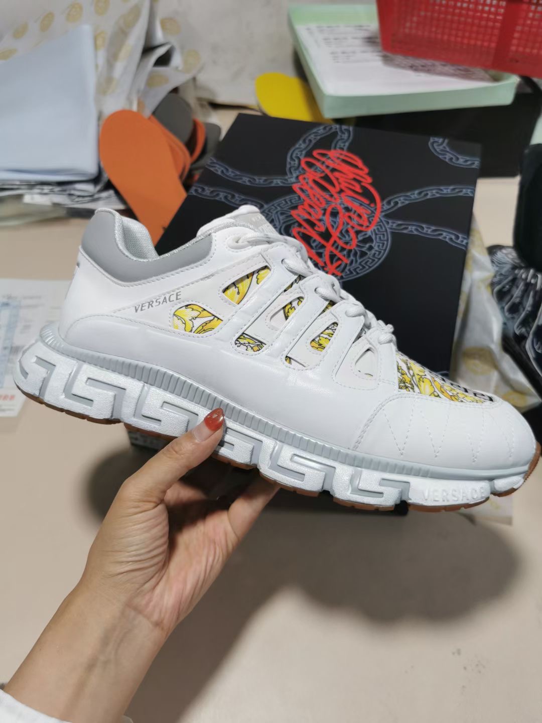 Versace Trigreca White Grey Barocco Print - vstockx