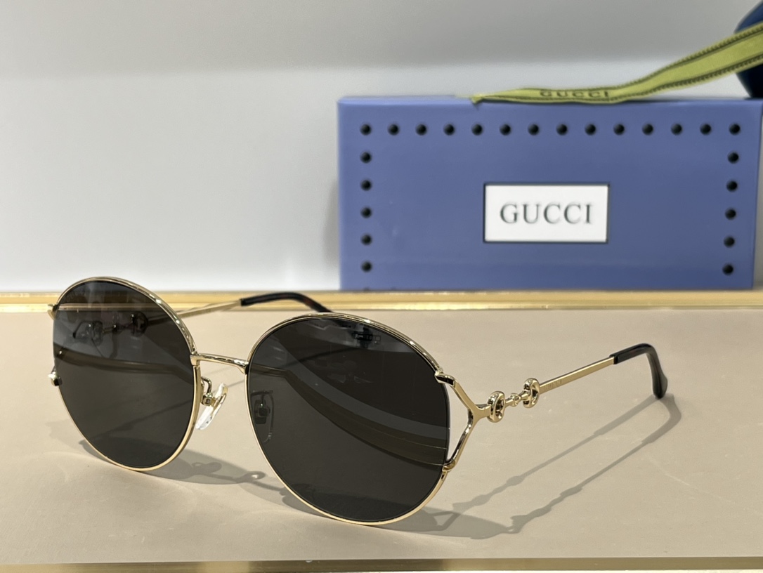 Sunglasses Gucci GG1017SK size:58��18-145 - vstockx