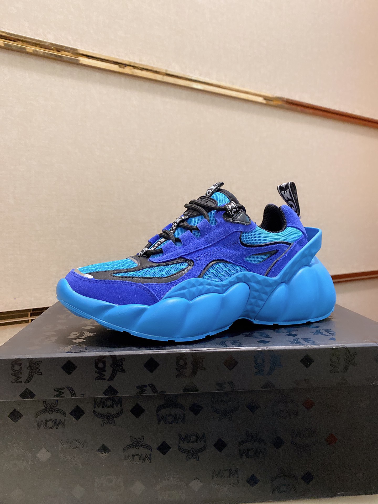 MCM Low Top Logo Lace-up Sneakers 5 - vstockx