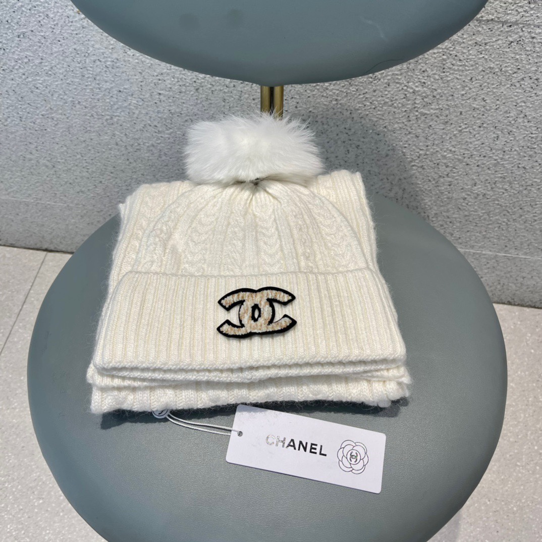 Hat & Scarf Chanel 5 - vstockx