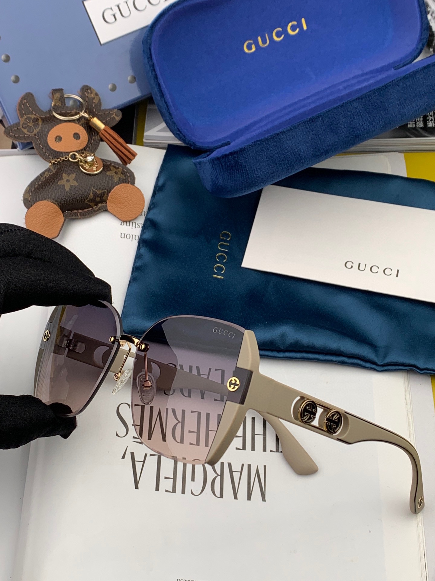 Sunglasses Gucci G0296 - vstockx