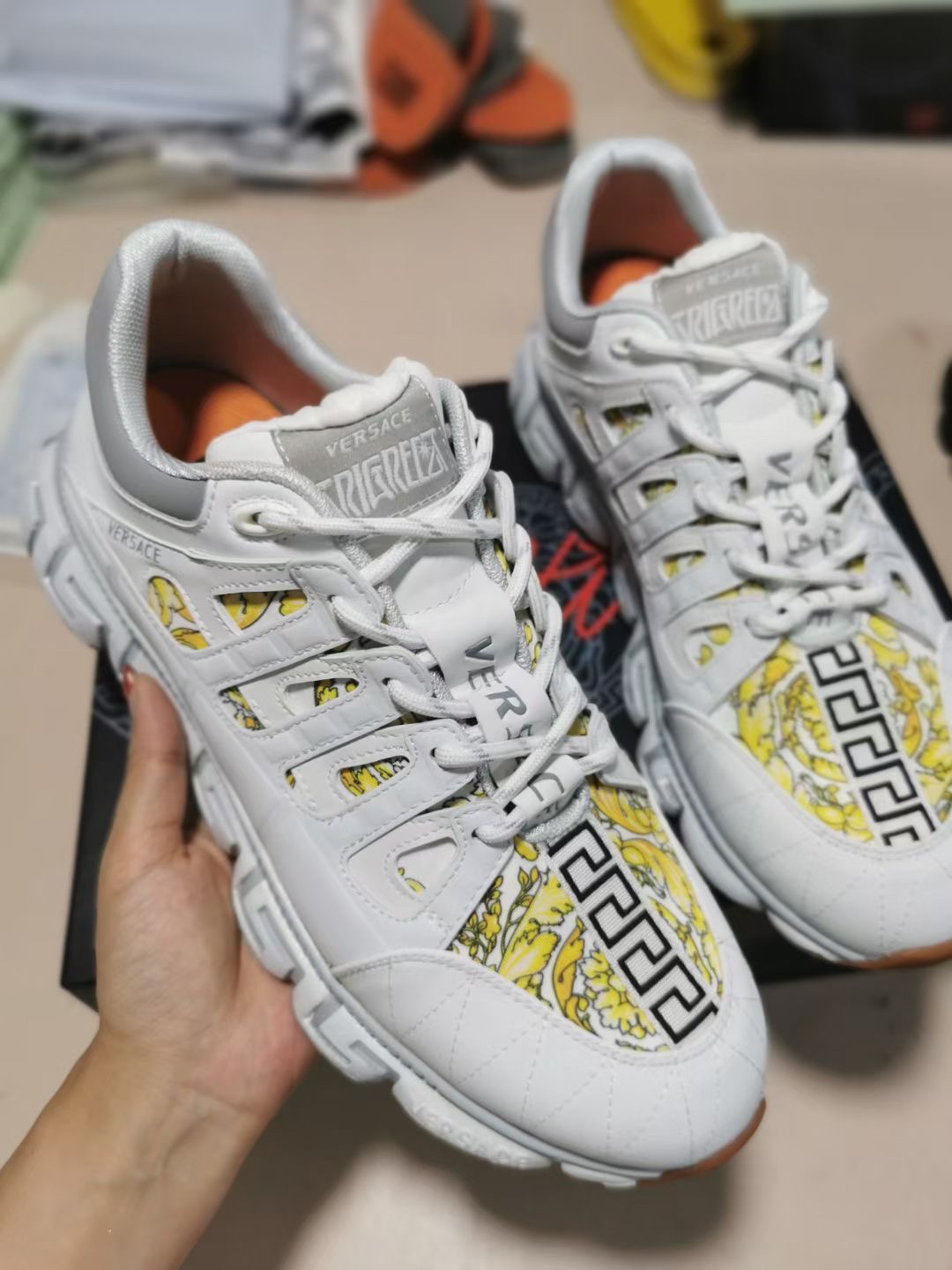 Versace Trigreca White Grey Barocco Print - vstockx