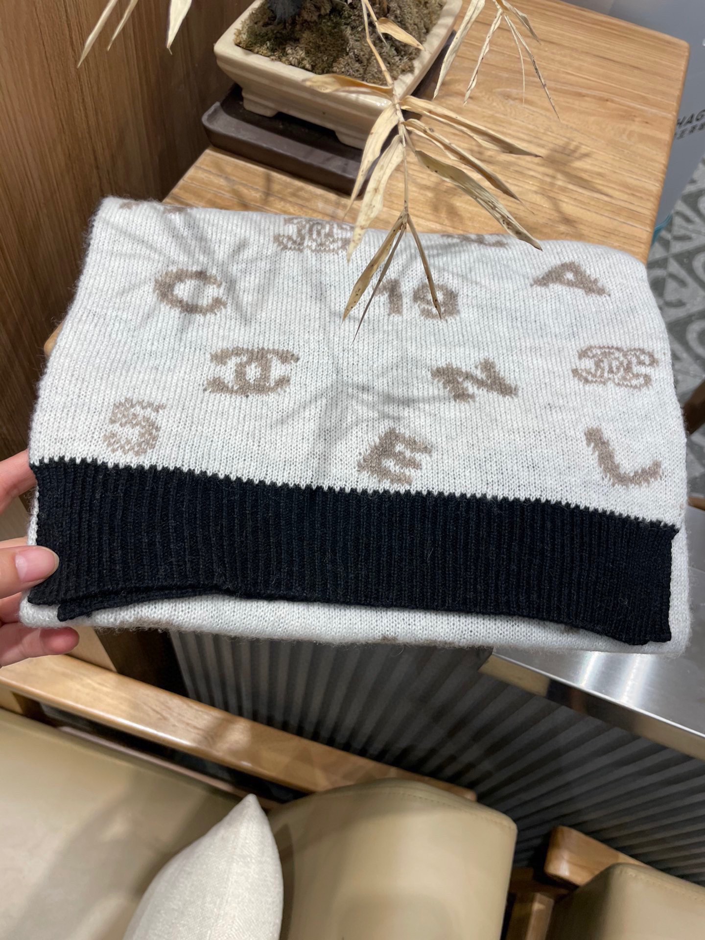 Streetwear Scarf CHANEL 328928 SIZE:35*180cm - vstockx